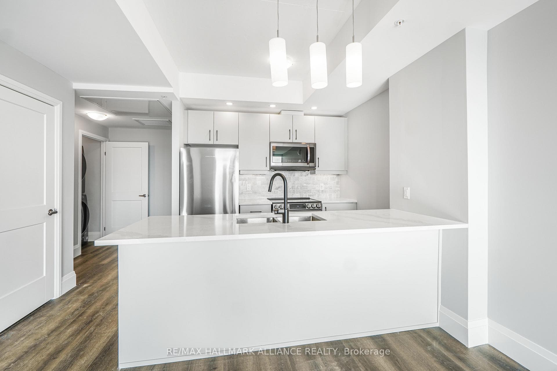 108 Garment Street Unit 1406 photo 1