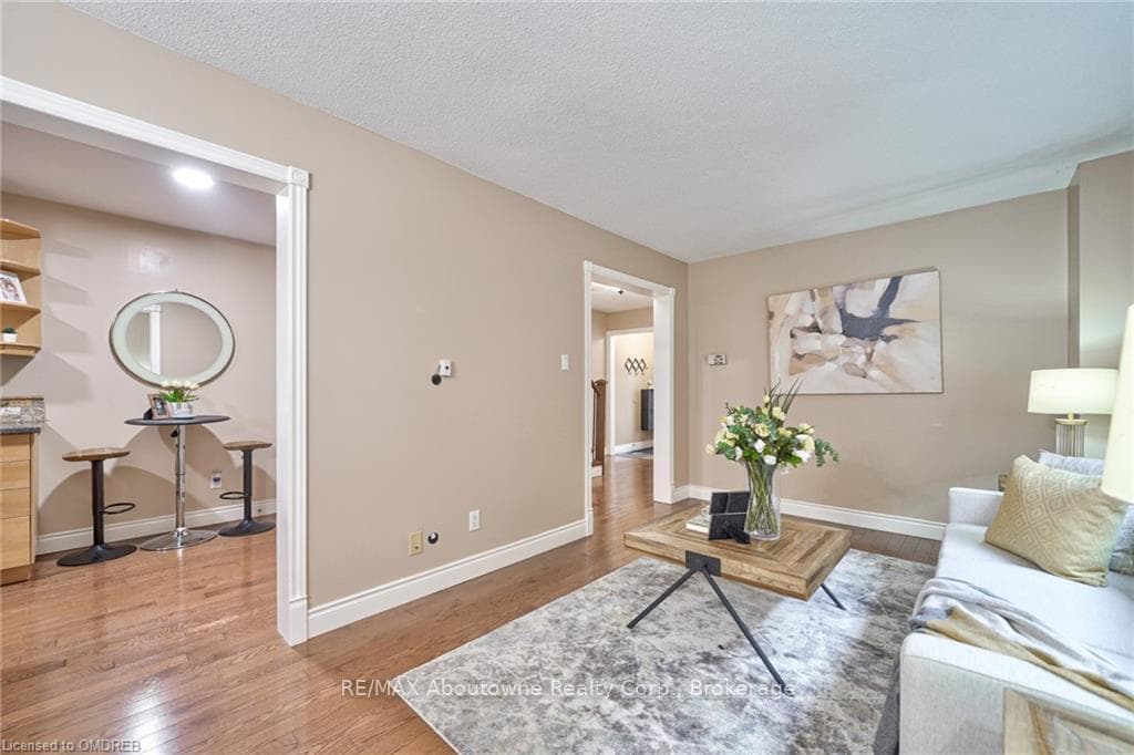 1405 CEDARGLEN Court photo 16