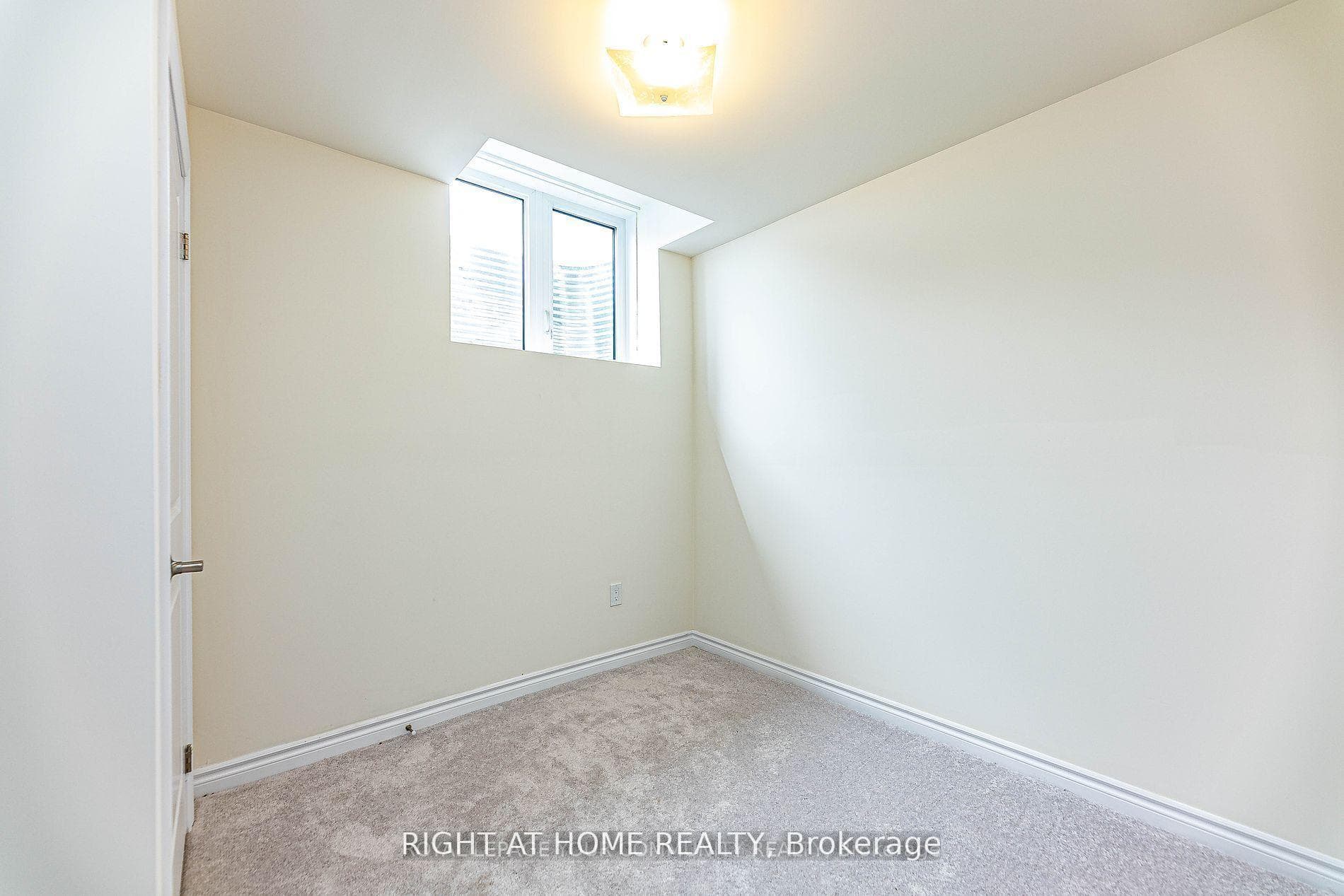 27 Lincoln Drive Unit Basement photo 9