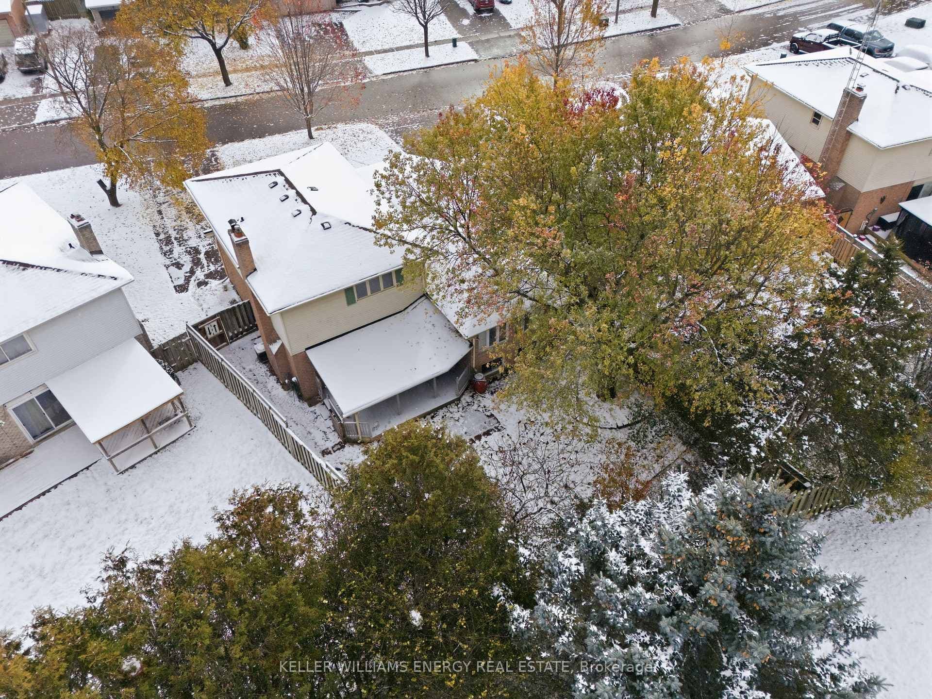 738 Greenbriar Drive photo 25