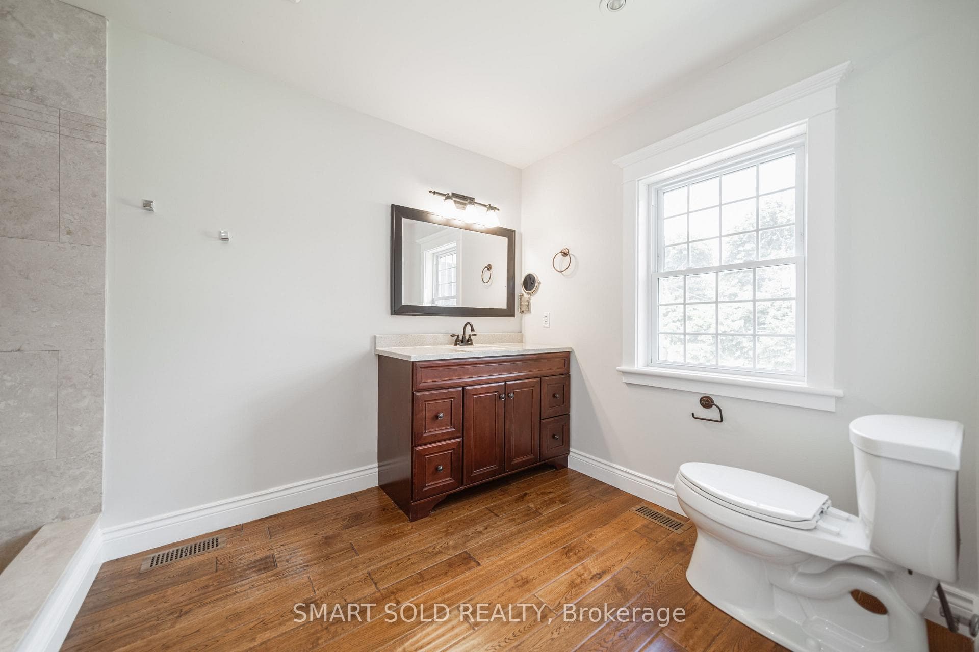 1010 Janette Street photo 29
