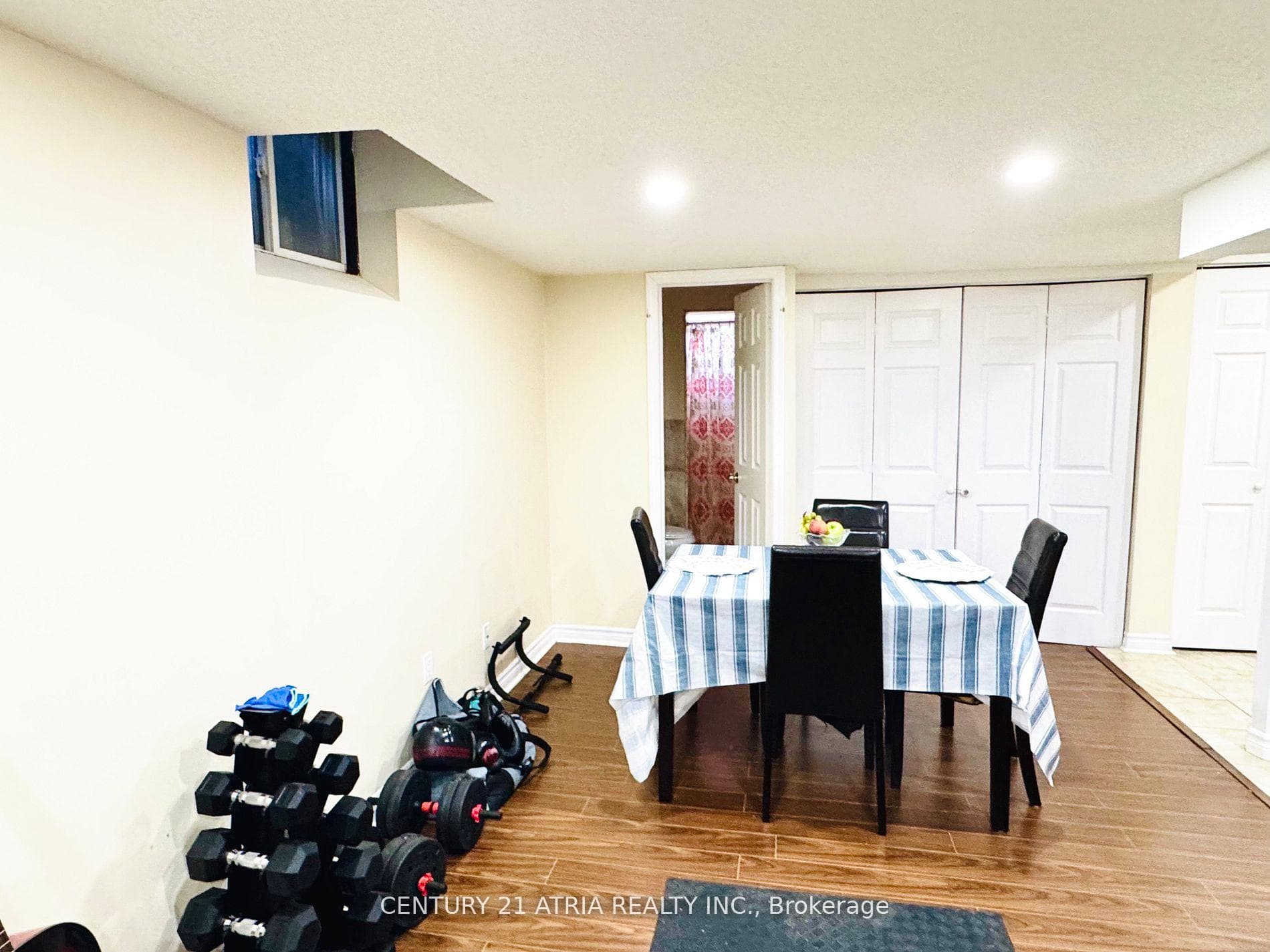 45 Clayborne Avenue Unit Bsmt photo 7