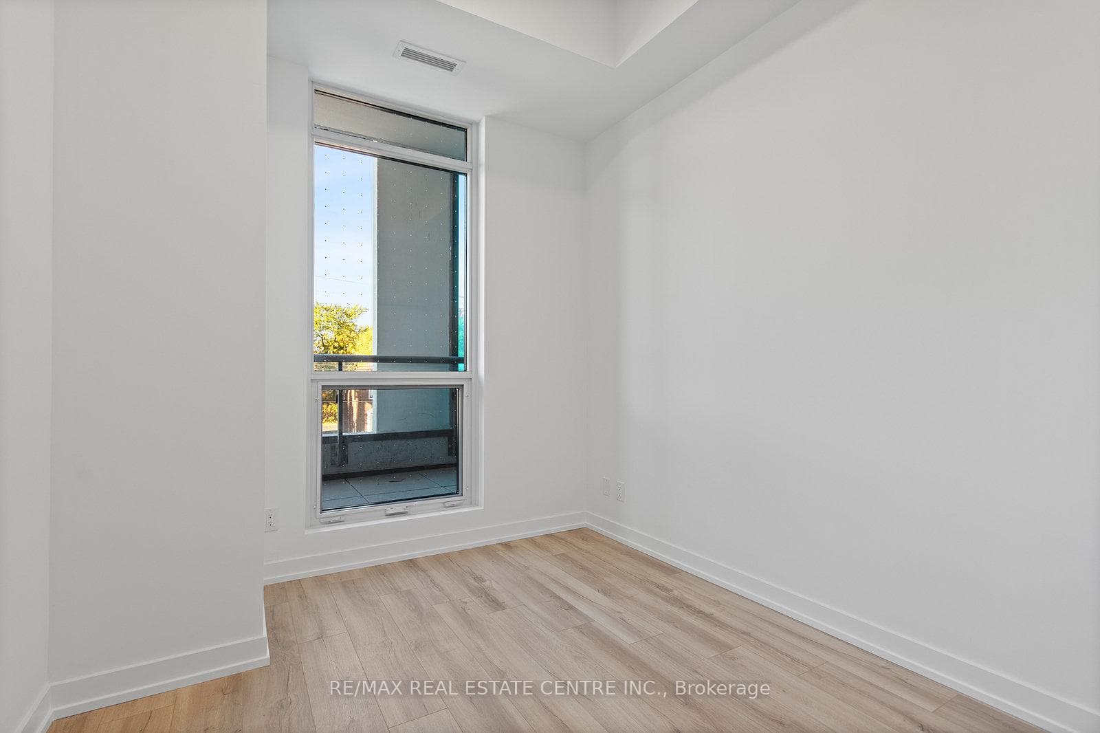 181 Sheppard Ave Avenue Unit 225 photo 17