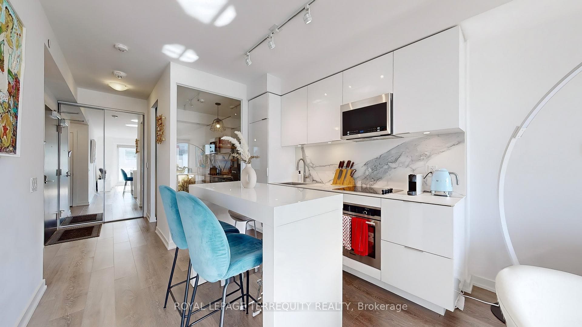 609 Avenue Road Unit 906 photo 8