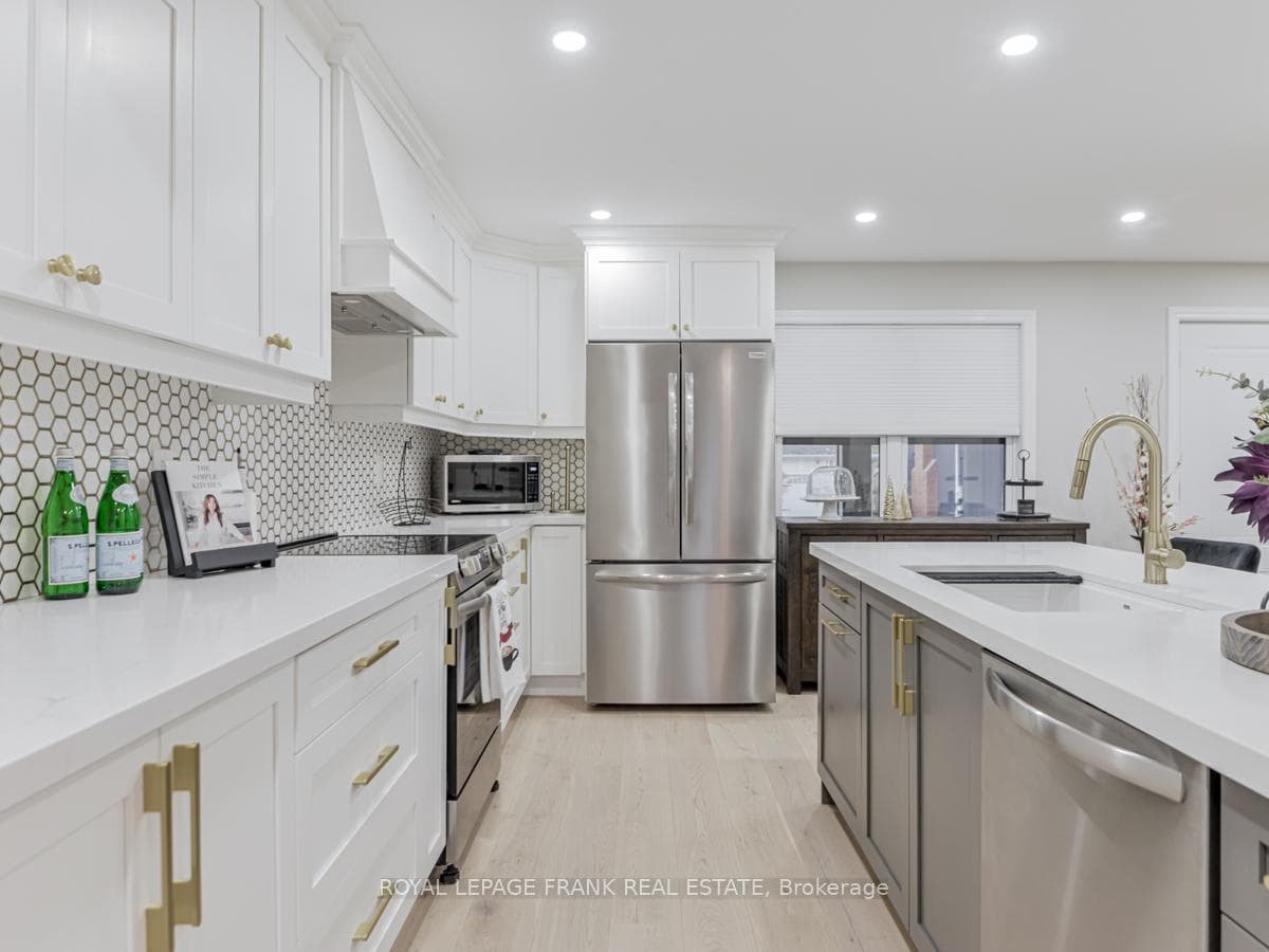 371 Boyer Street photo 6