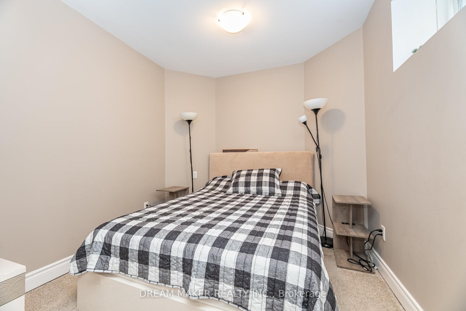 756 Third Avenue photo 41