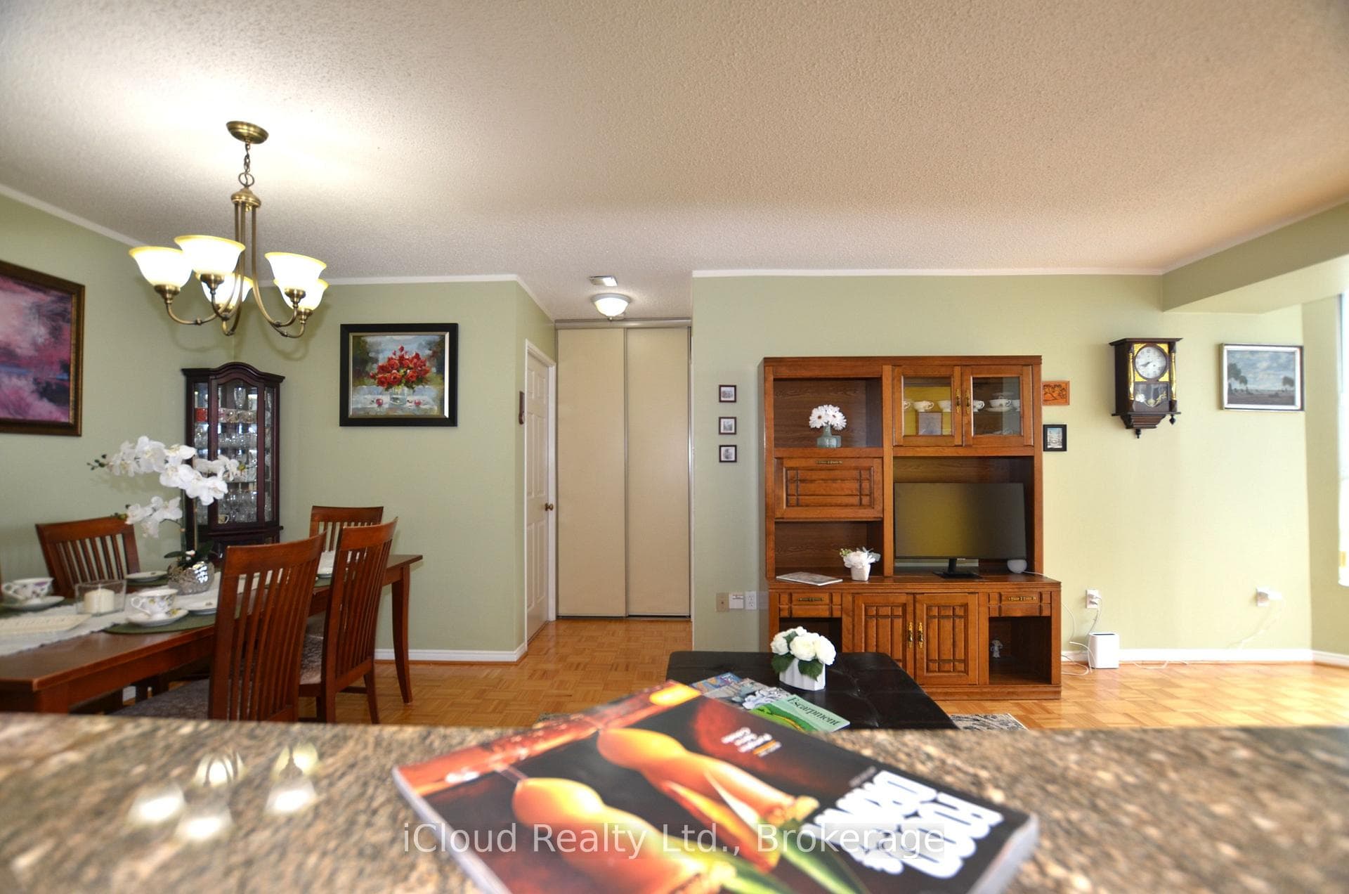 50 Kingsbridge Garden Circle Unit 915 photo 6