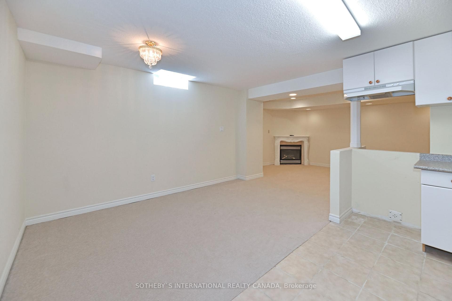 60 Alpine Crescent photo 23