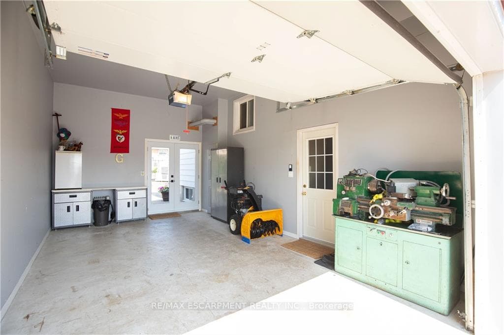 156 Ridge Street photo 9