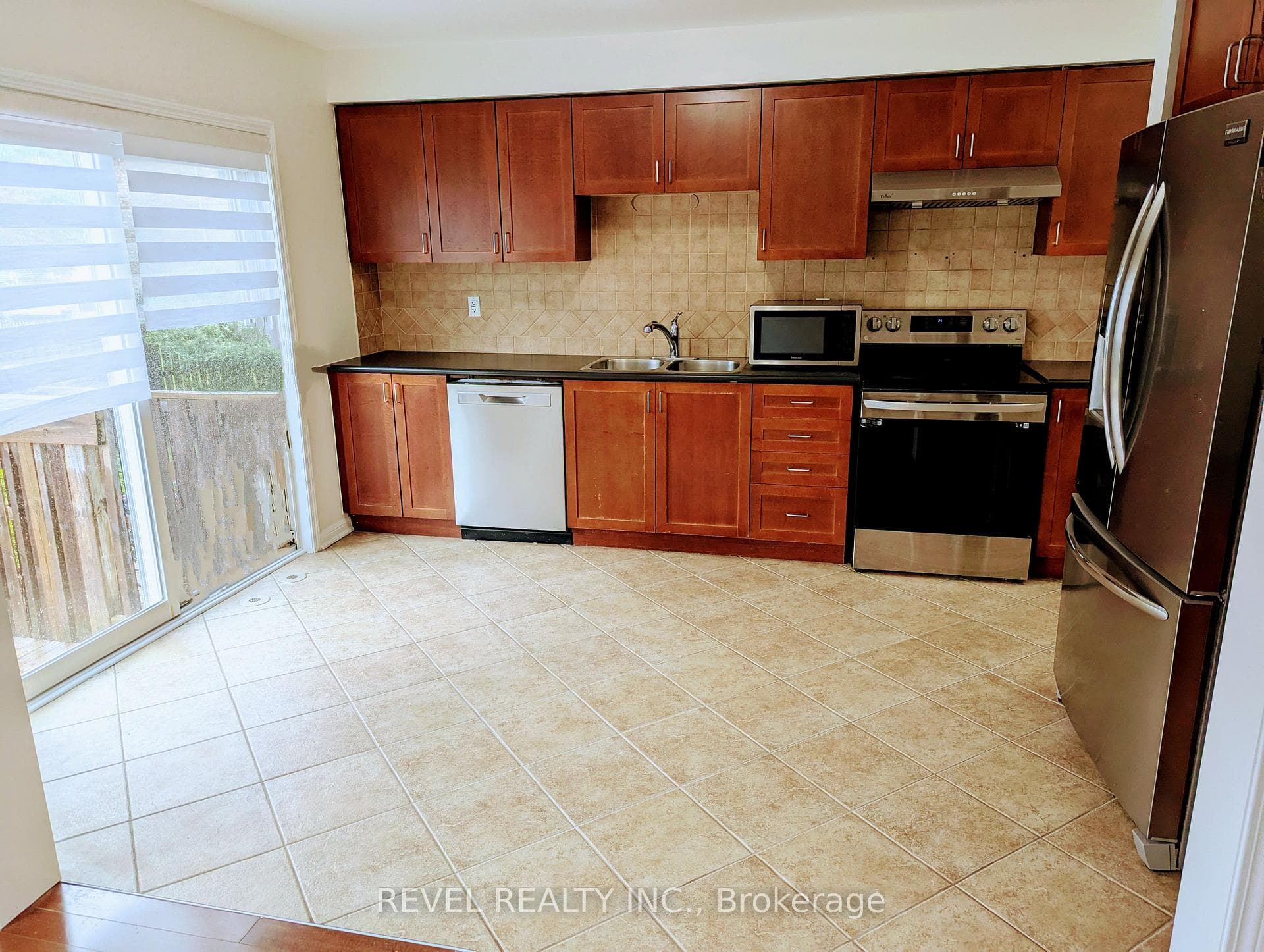 918 Hepburn Road photo 17