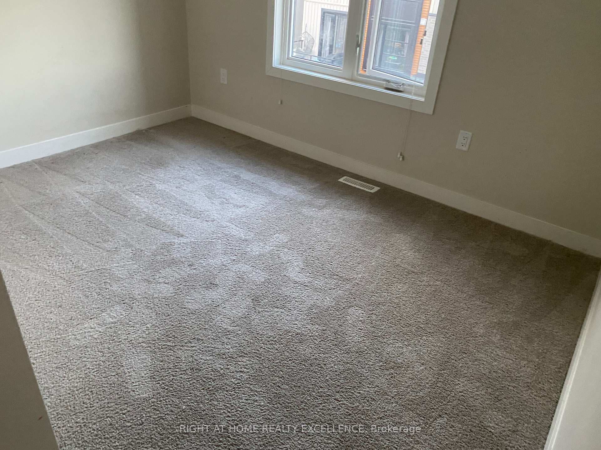 891 Sarnia Road Unit 891 photo 11