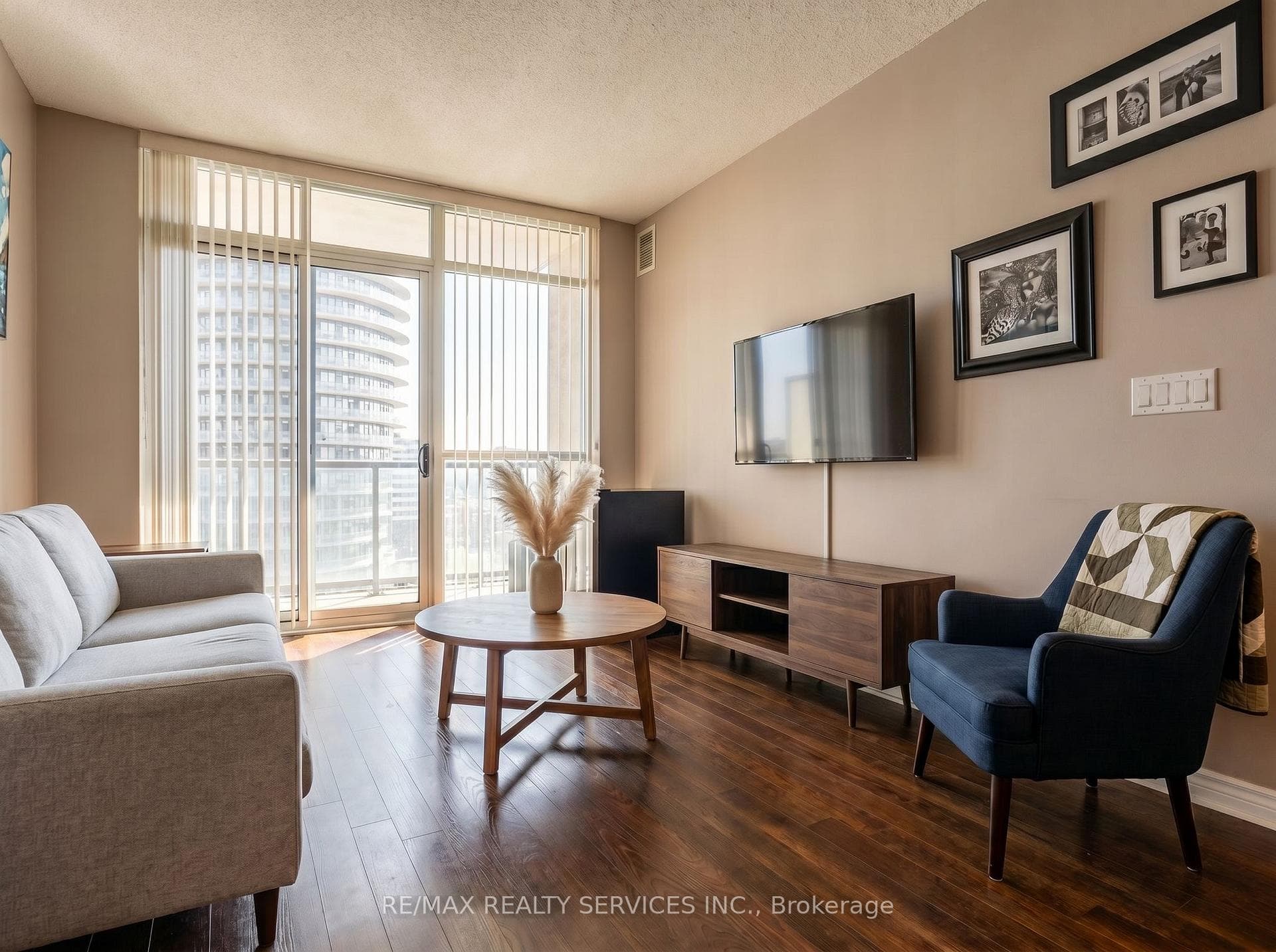 80 Absolute Avenue Unit 1108 photo 7