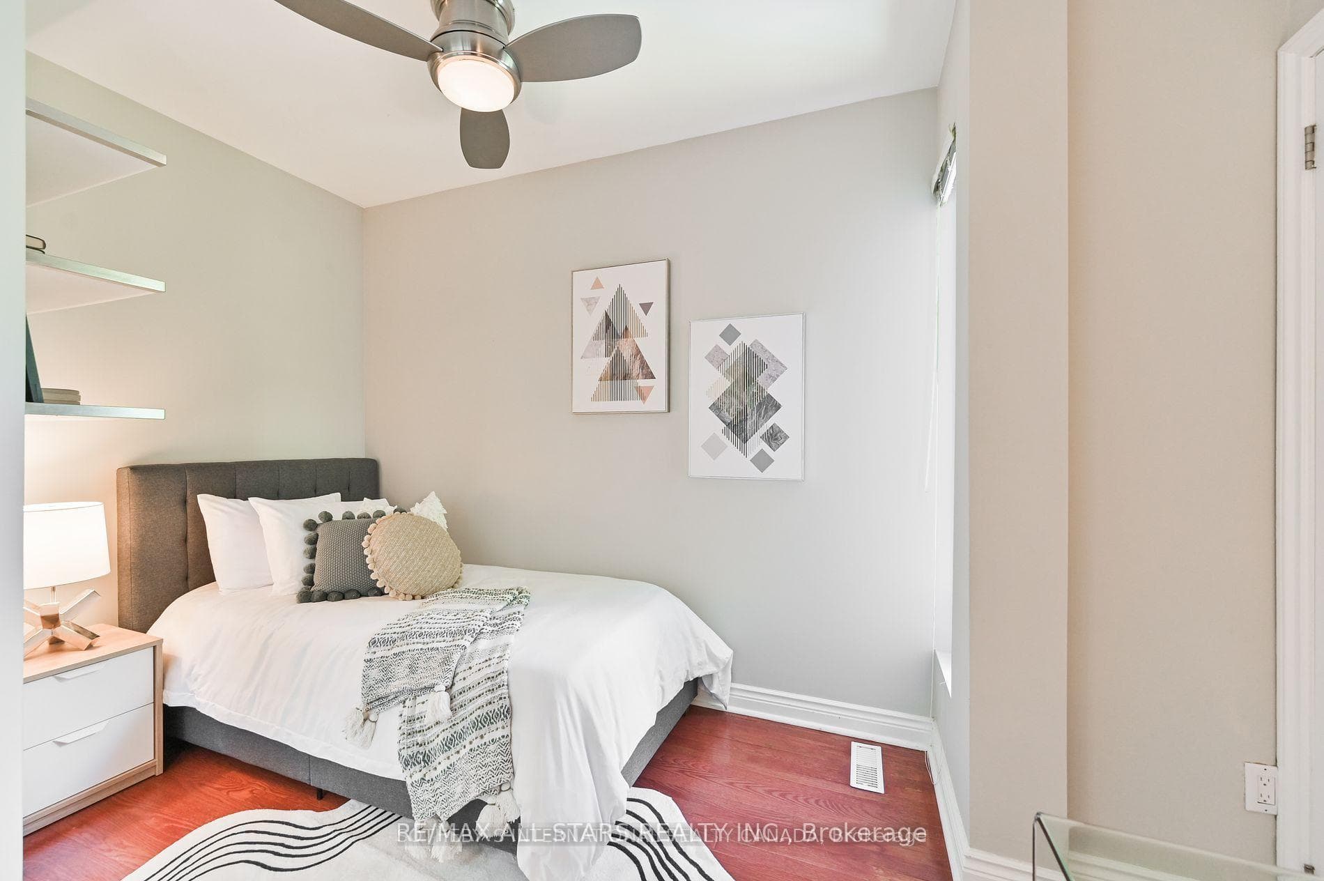 45 Arlington Avenue photo 12