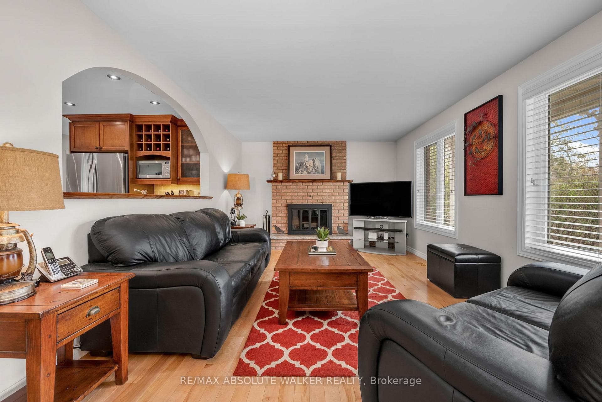 760 Canary Street photo 9