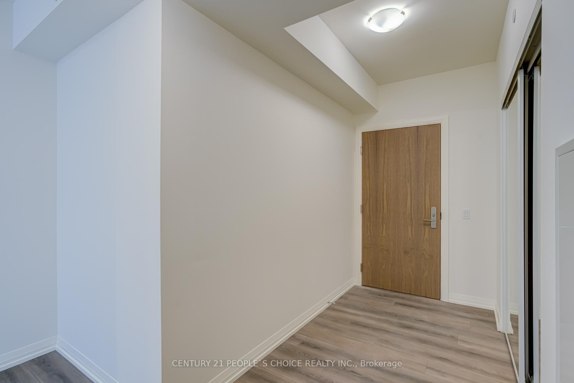 27 Korda Gate Unit 2403 photo 8