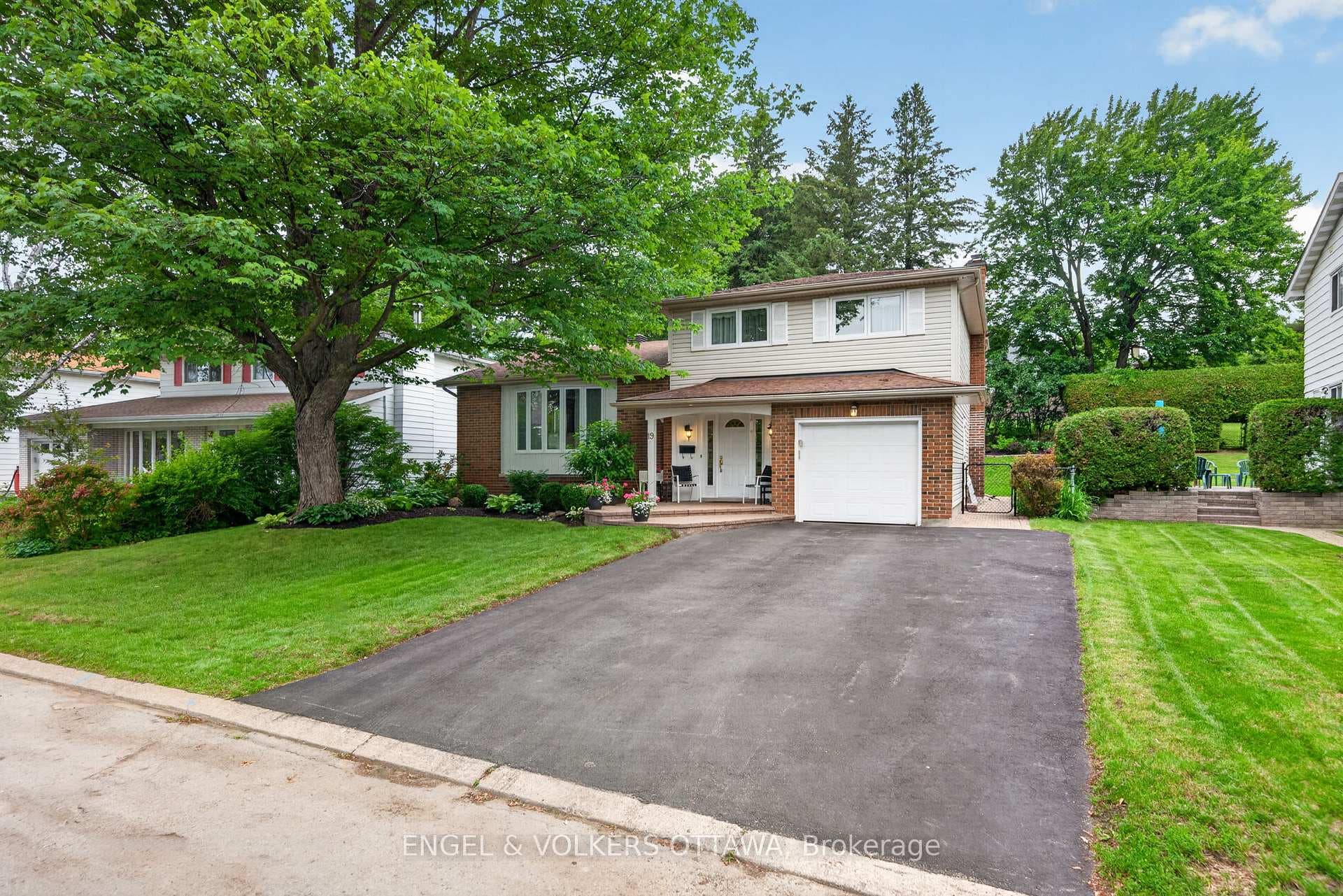 19 Woodhill Crescent photo 46