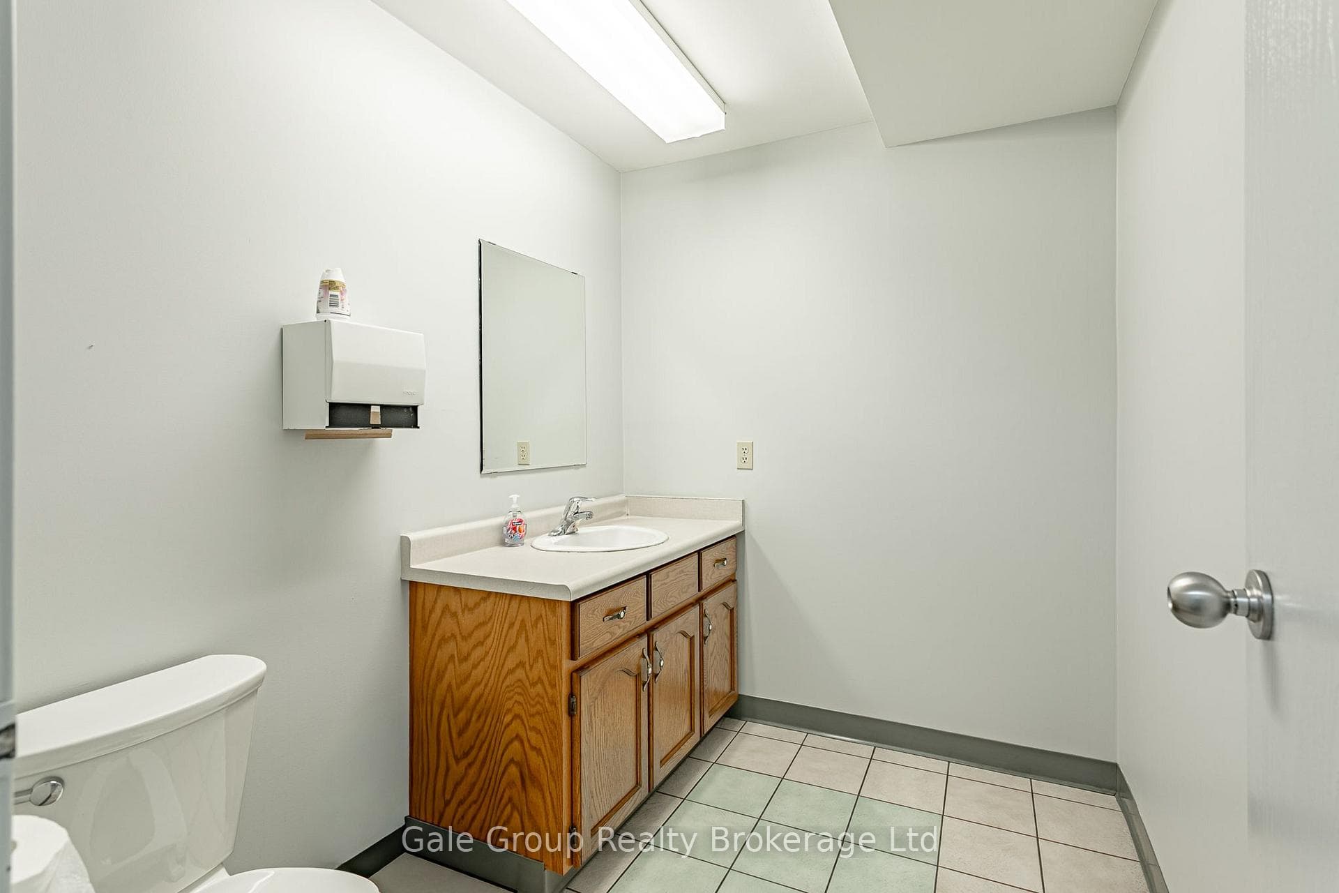 871 Dundas Street Unit Lower 1 photo 12