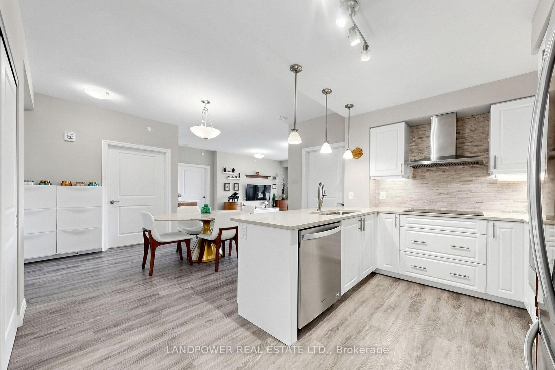 440 William Graham Drive Unit 503 photo 9