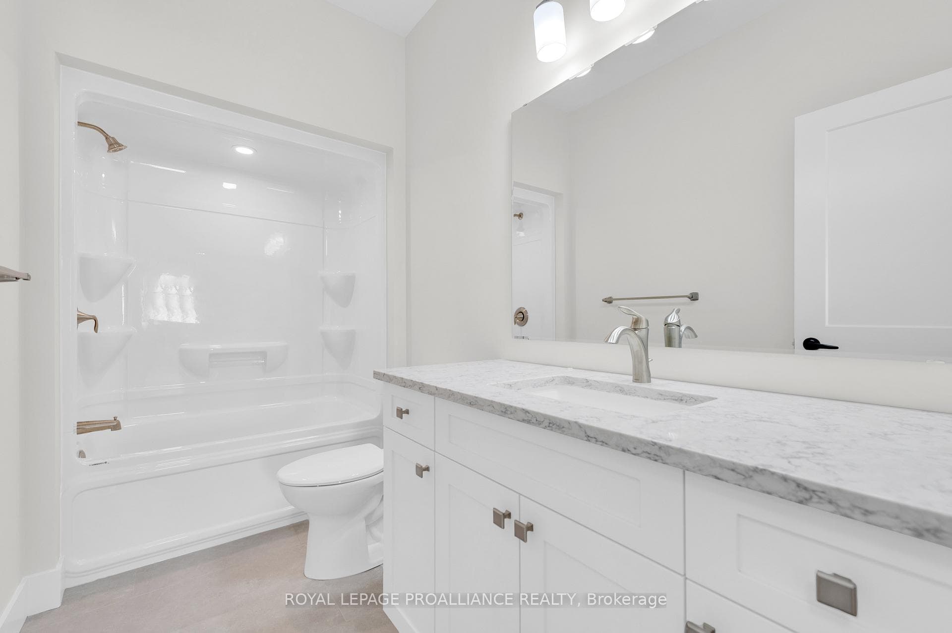 148 John Street photo 25