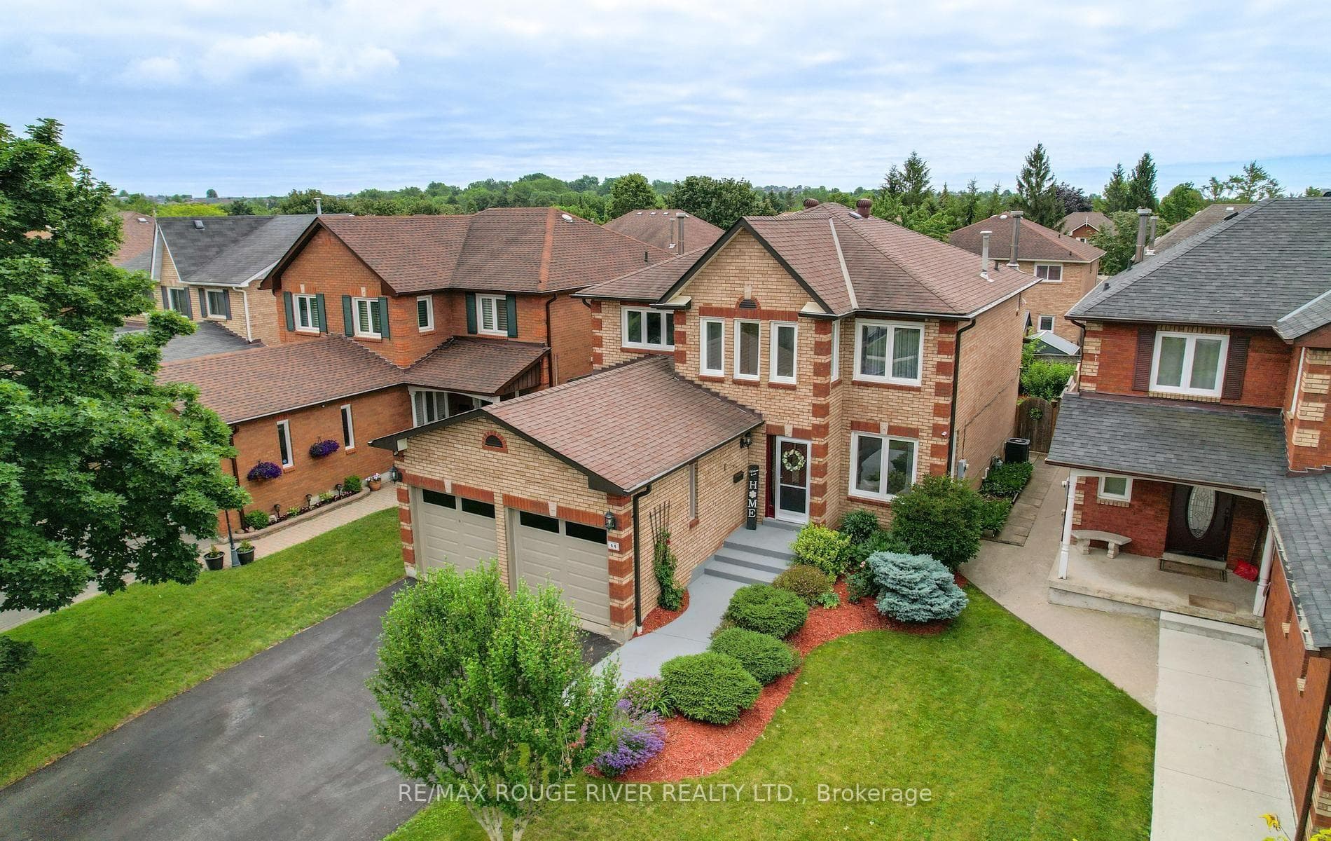 64 Keeble Crescent photo 46