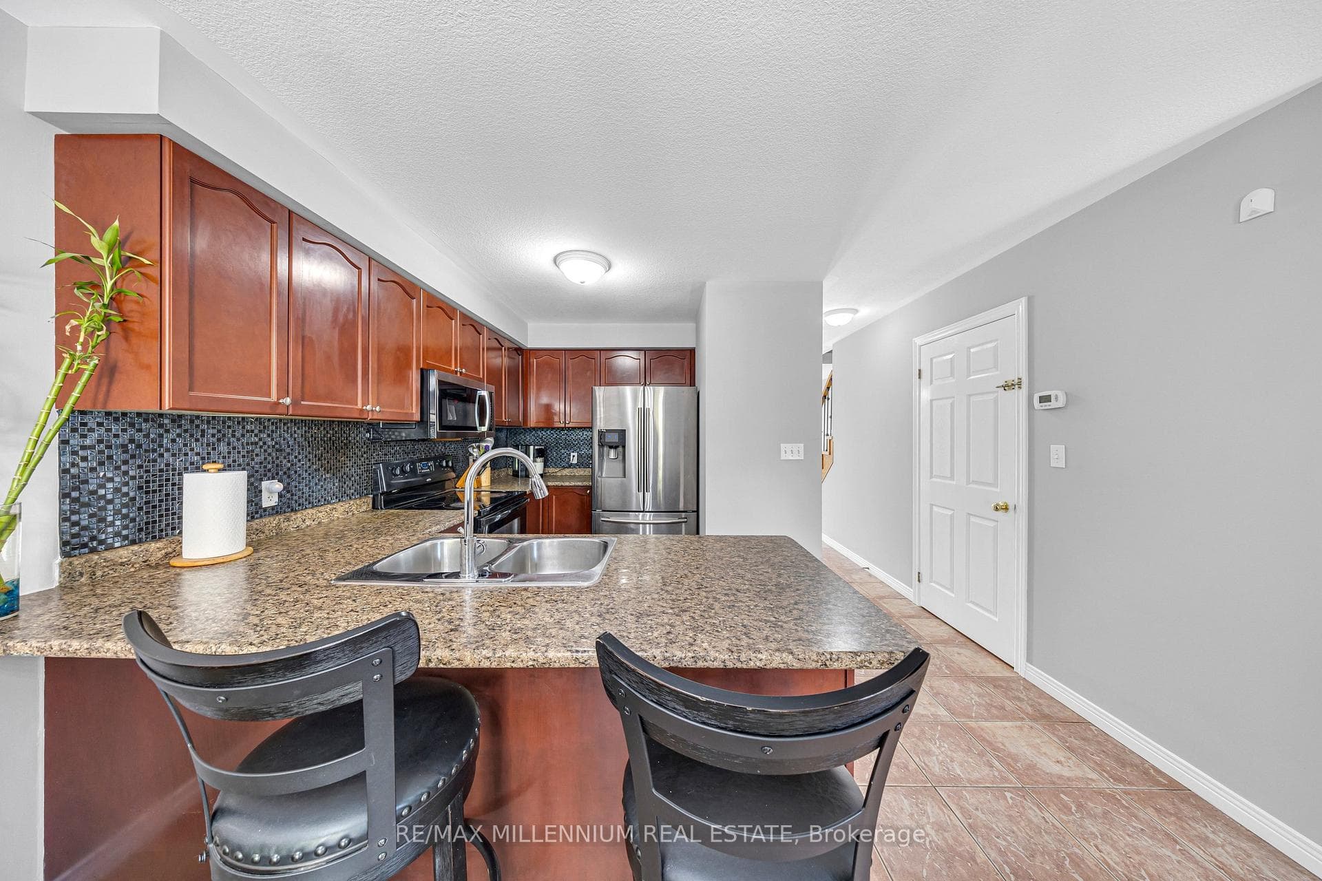 8 Bates Avenue photo 11