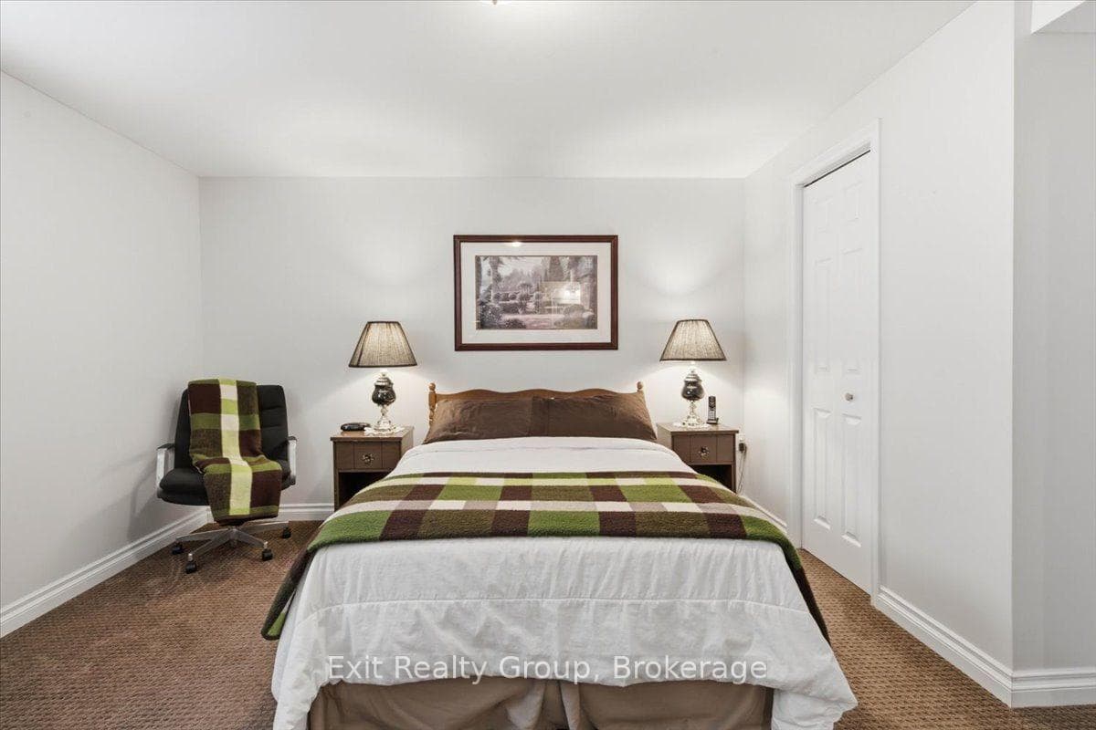267 Raglan Street photo 35