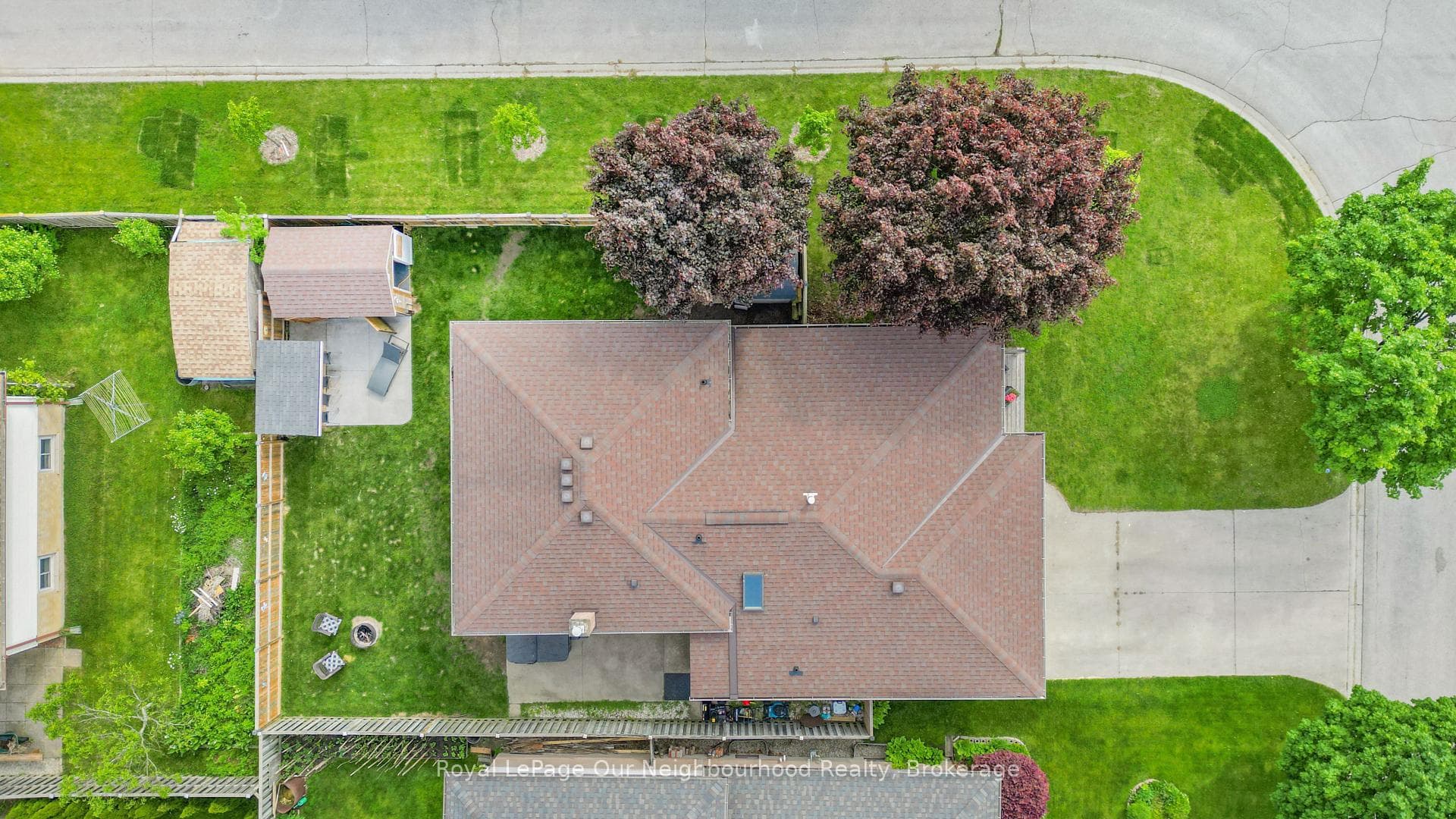 2 Woodfern Road photo 45