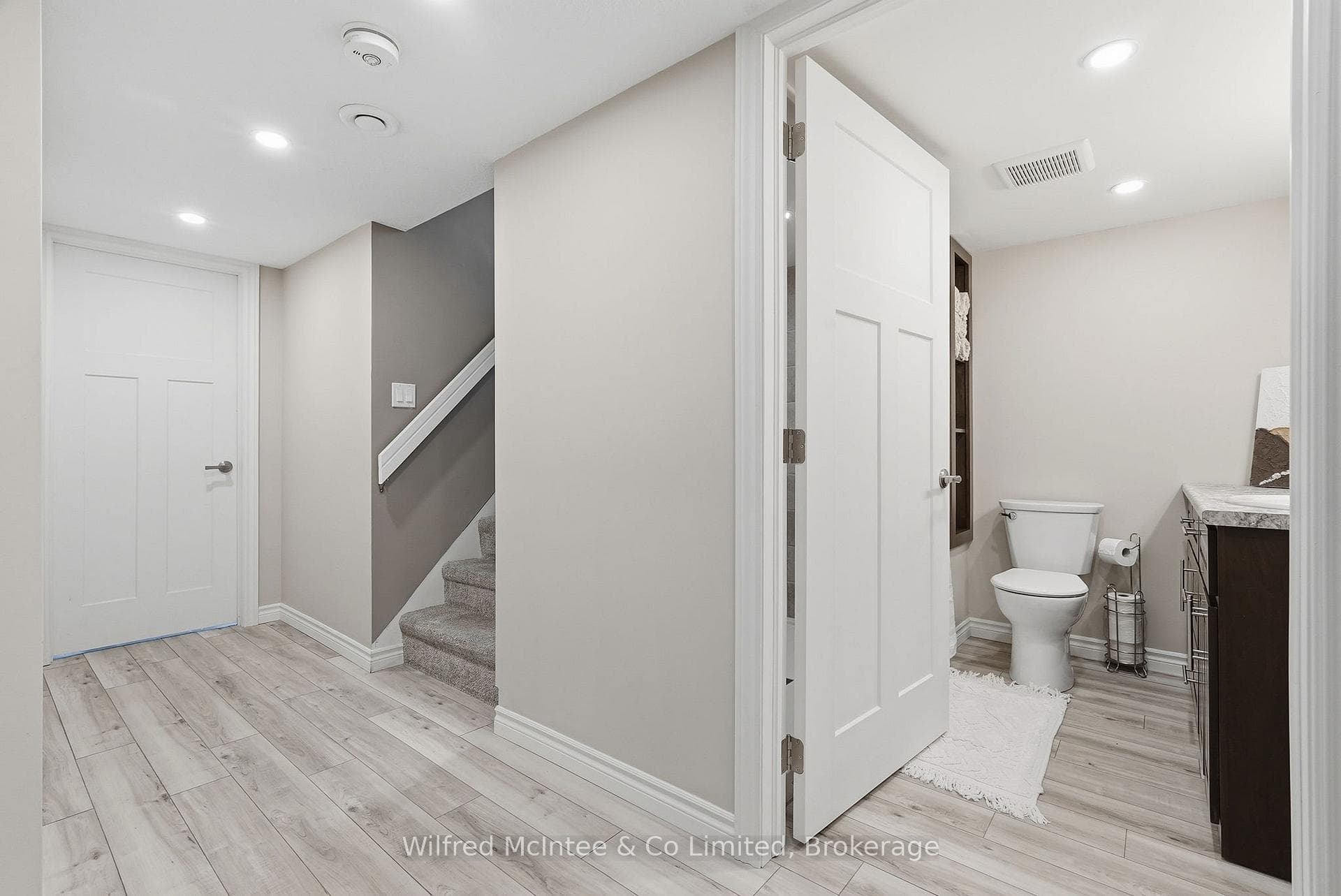 322 Thomas Street photo 27