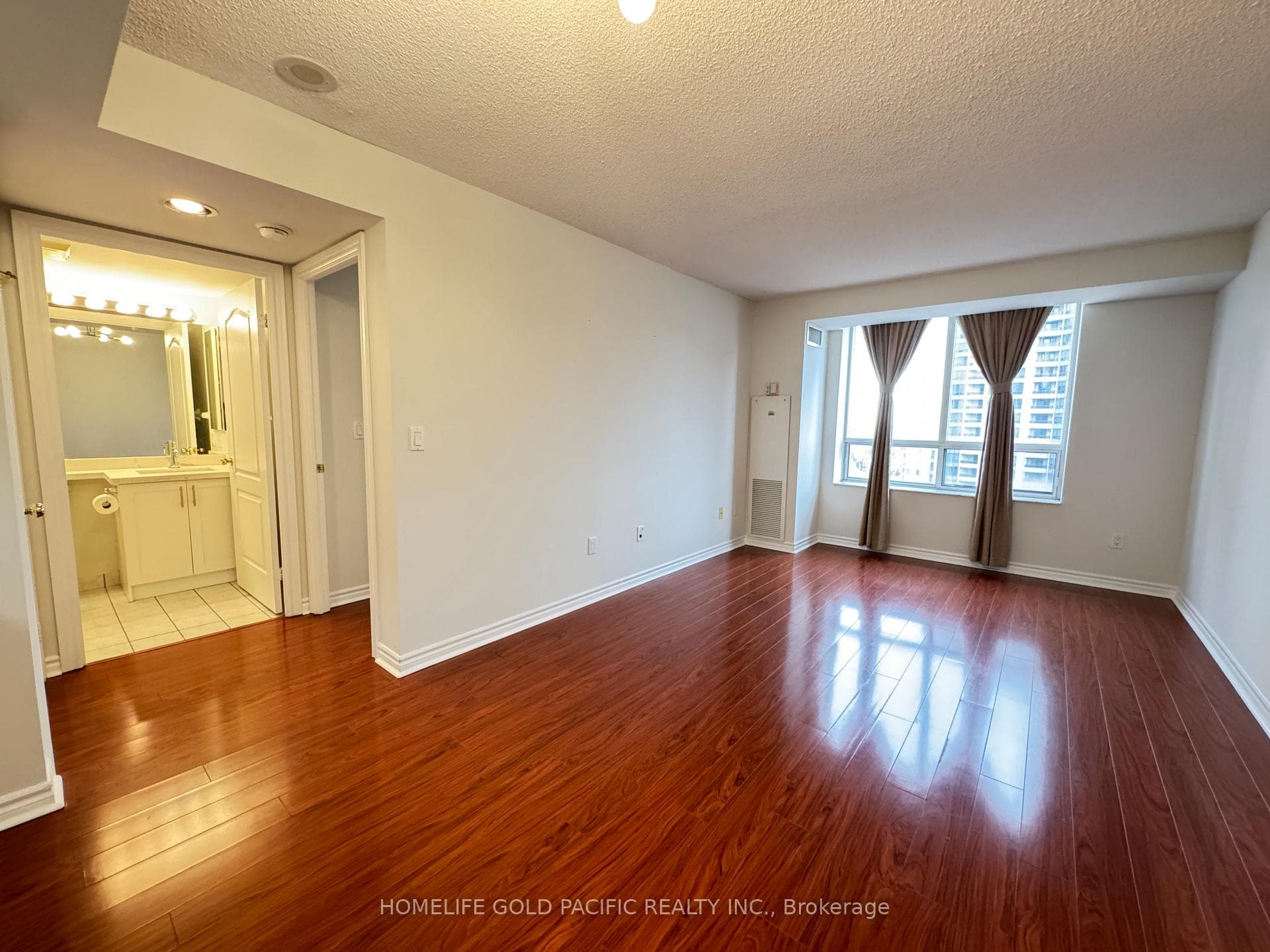 18 Sommerset Way Unit 1708 photo 8
