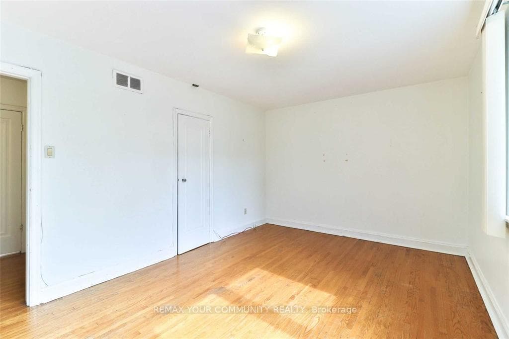 6 Lennox Street Unit upper photo 4