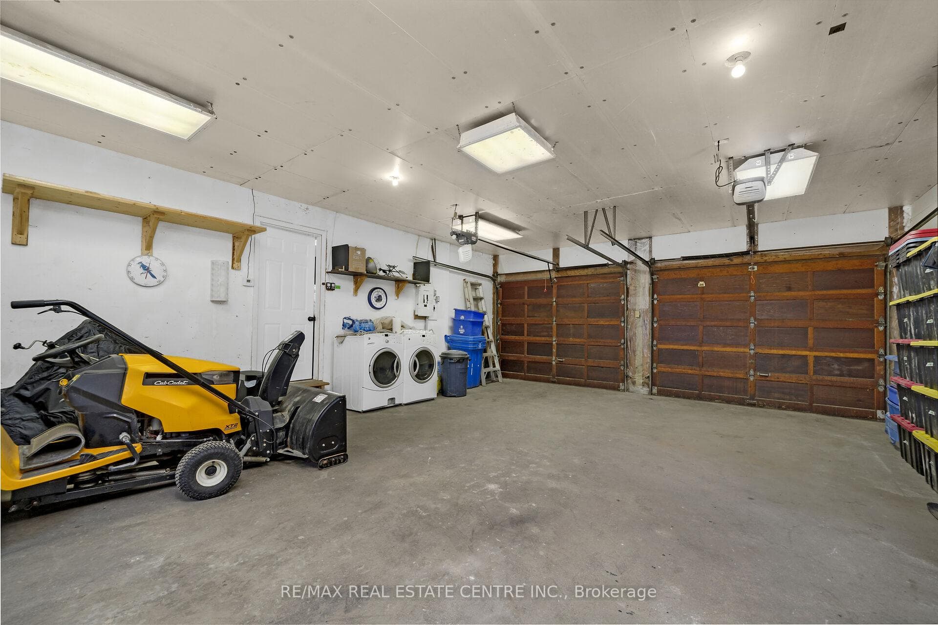 Oversized 2 Car Garage