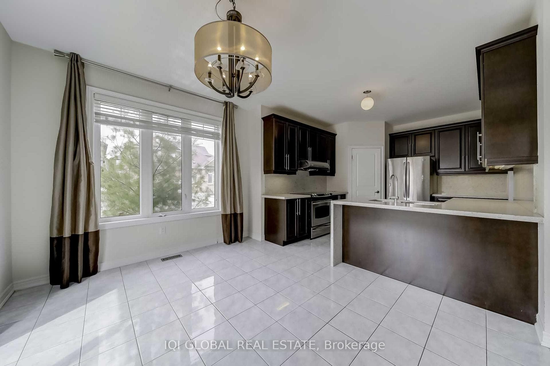 2 Bowkett Drive photo 11
