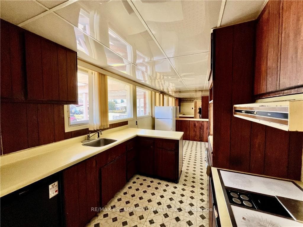 38 Deerfield Road photo 10