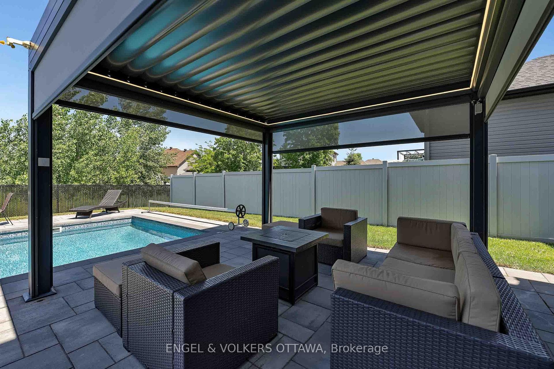 1082 Docteur Corbeil Boulevard photo 37