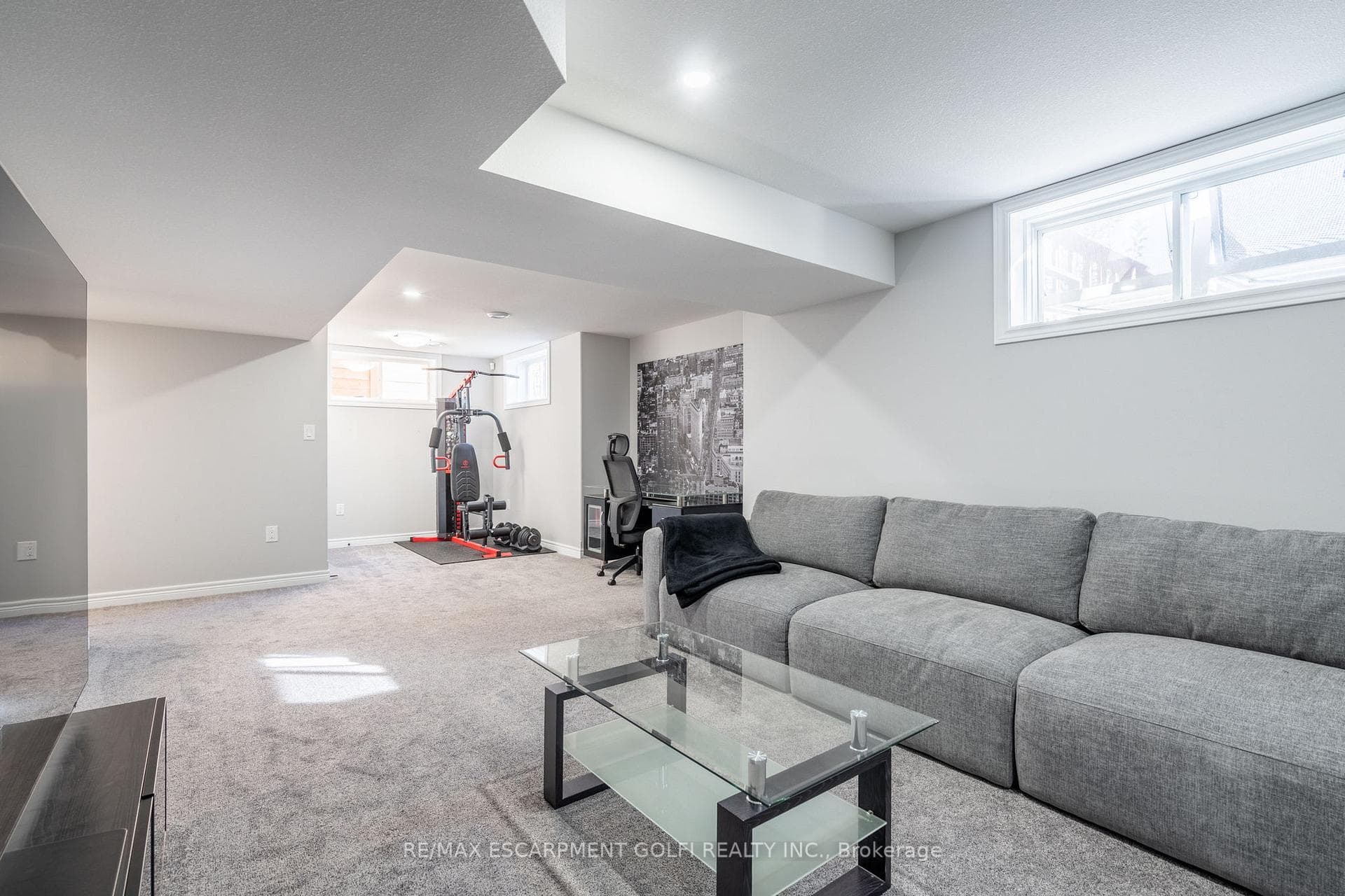 48 BERKSHIRE Drive photo 29