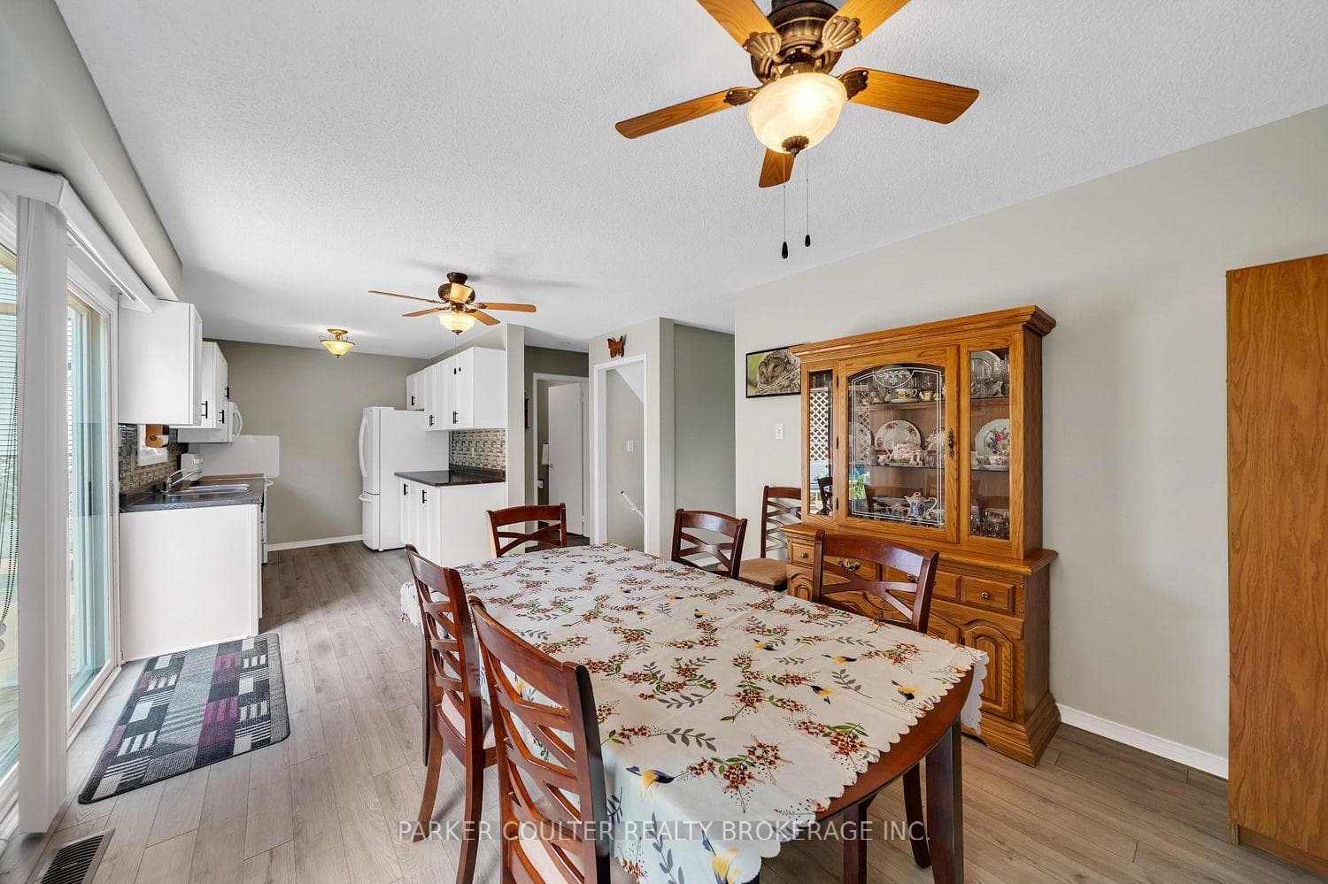 1098 Maclean Street photo 18