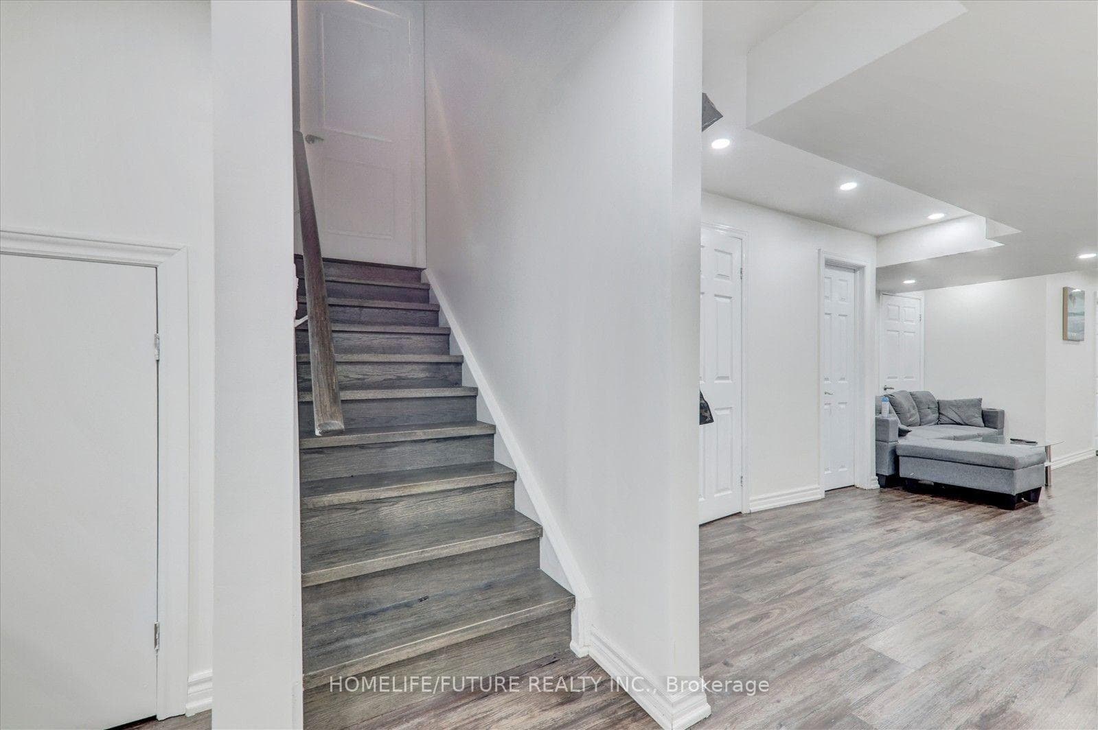 70 Mohandas Drive photo 33