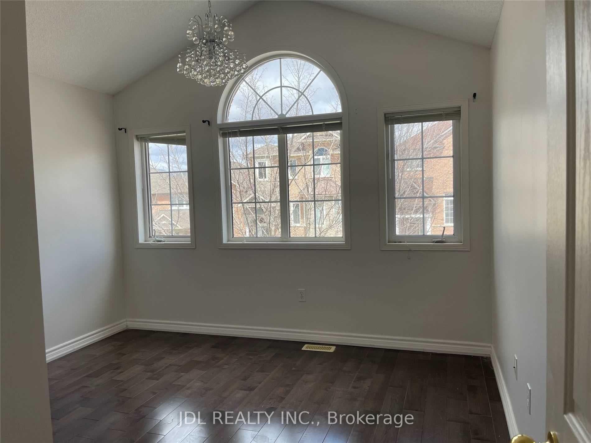 100 Orchard Hill Boulevard photo 7