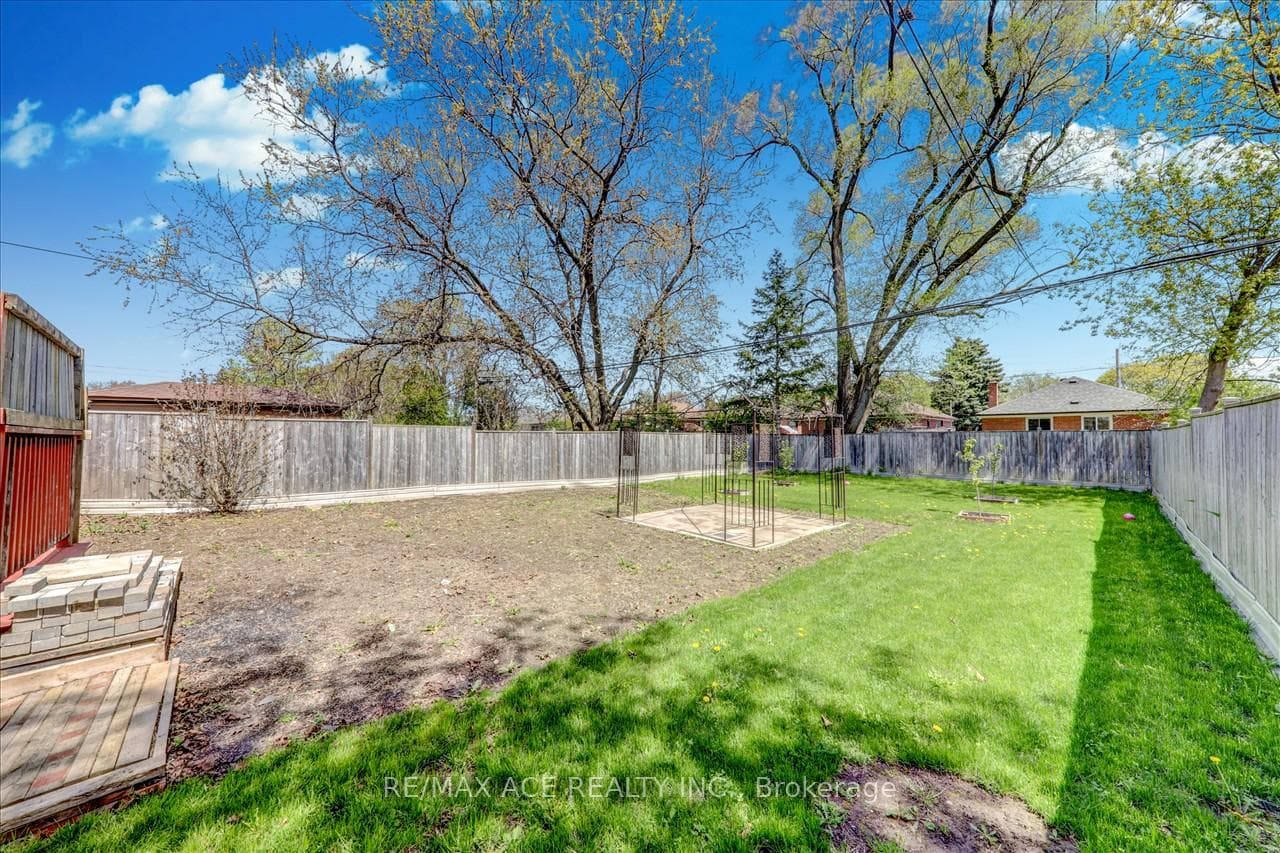 127 Lilian Drive photo 36