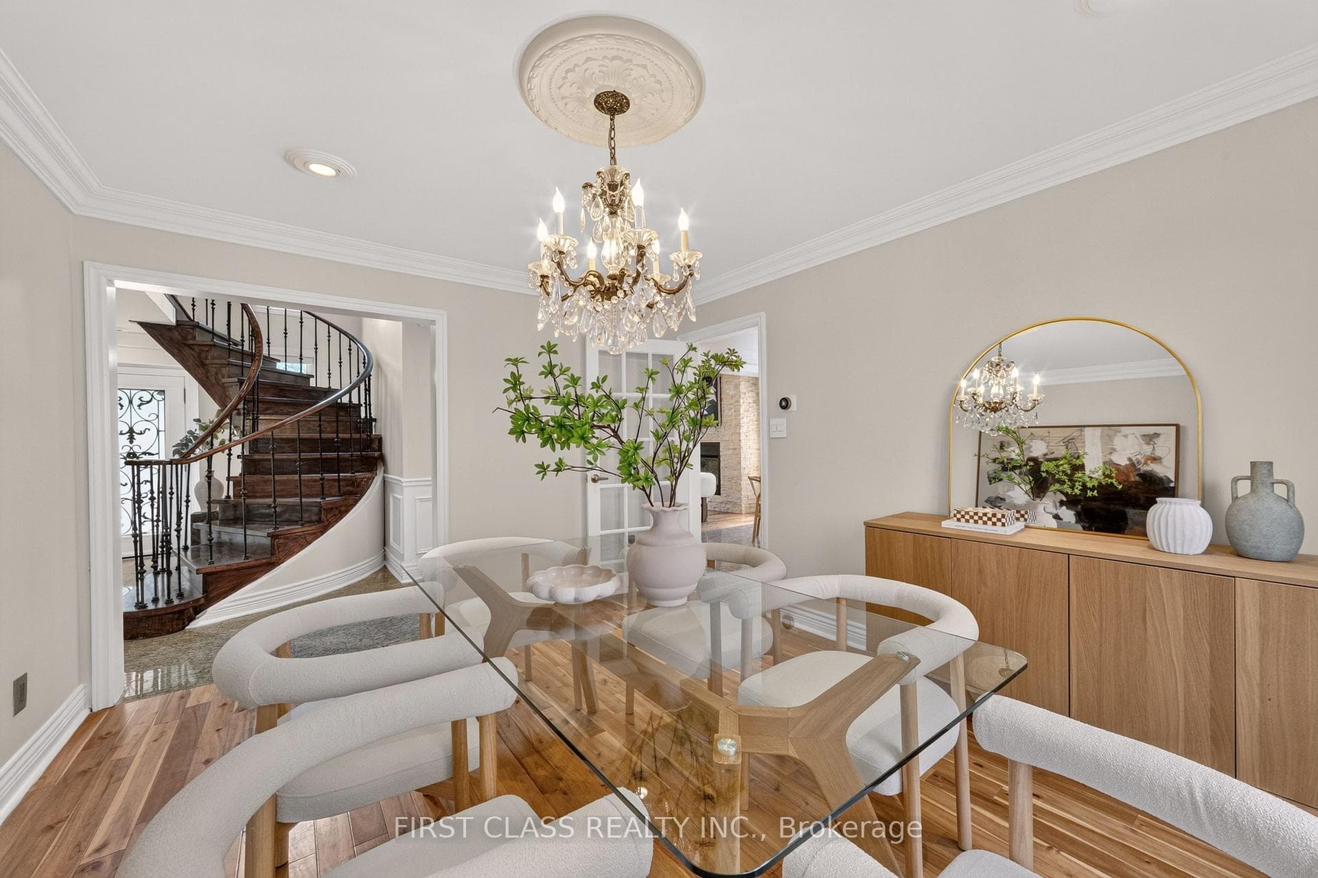 19 Tomlinson Circle photo 8