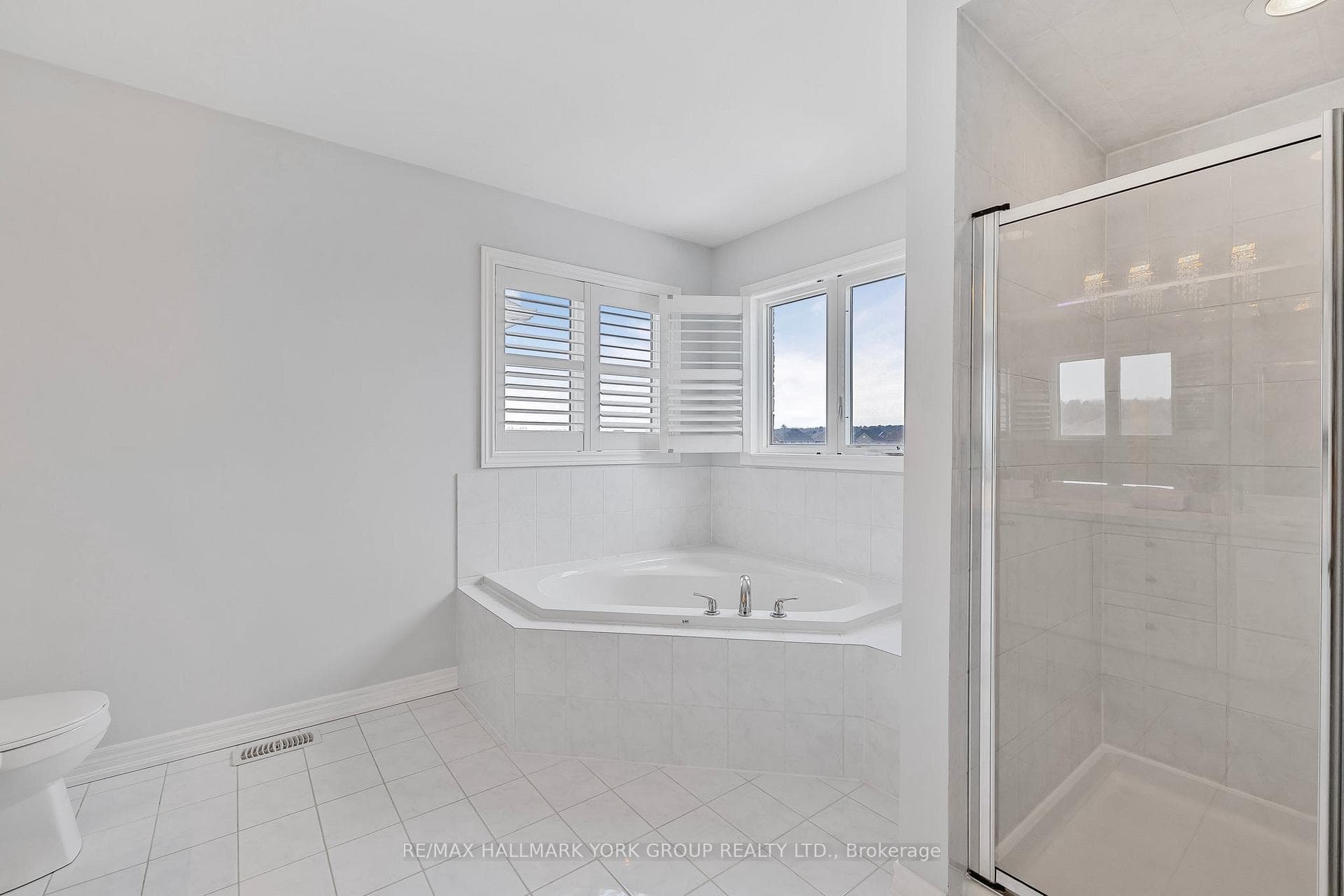 63 Pointon Street photo 19