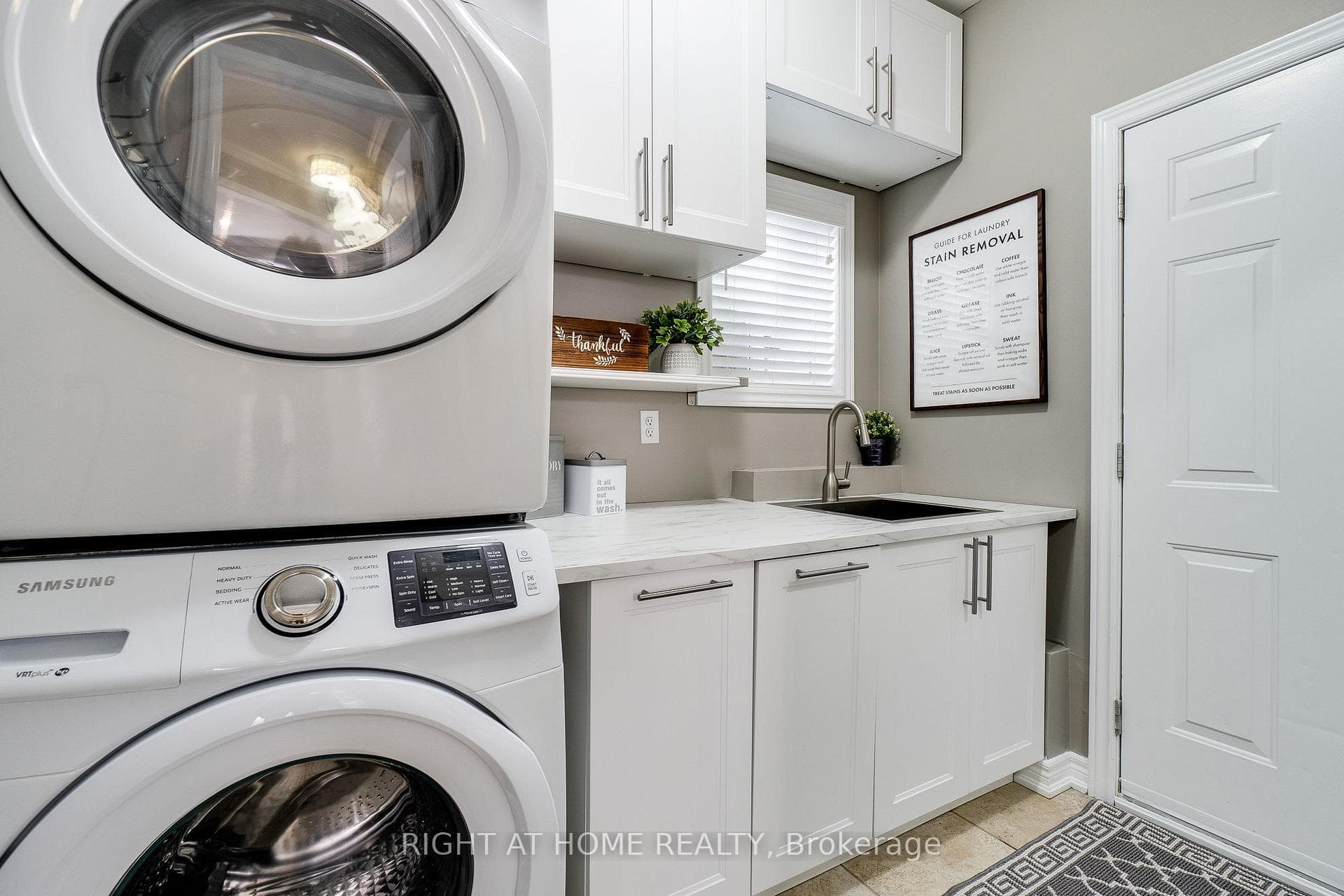 164 Cooke Crescent photo 10