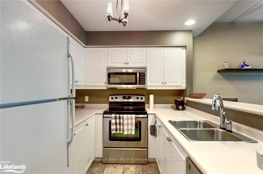 933 CEDAR POINTE Court photo 8