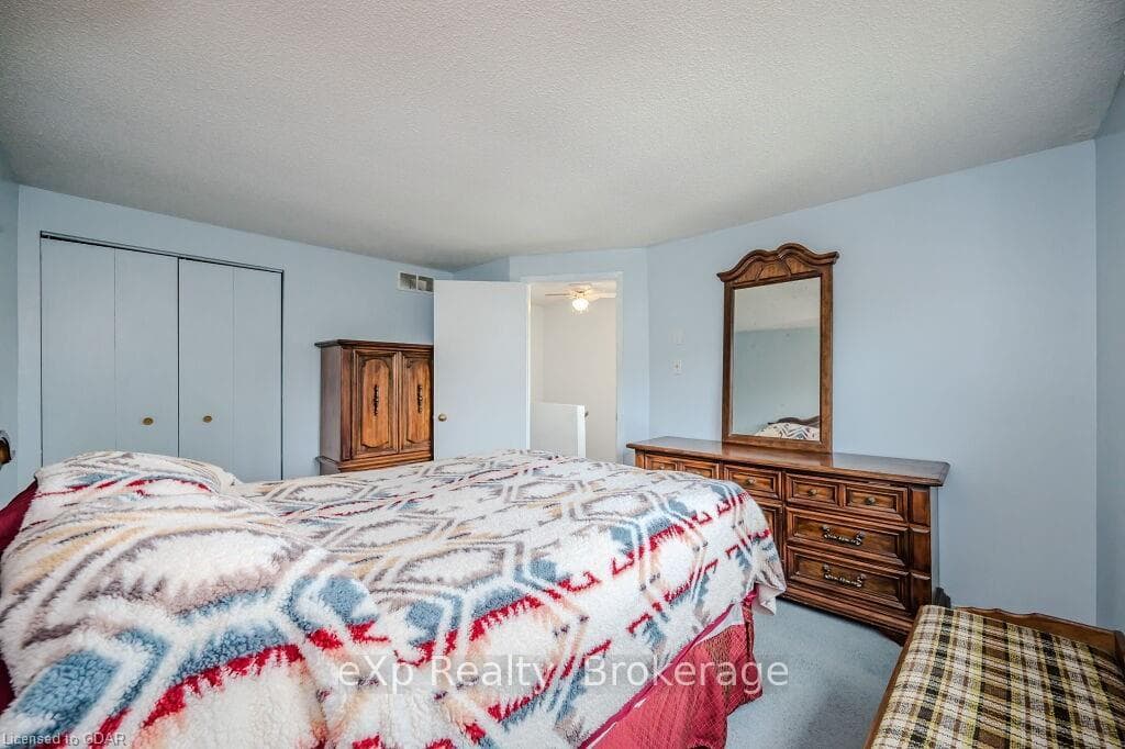 42 CHESTERTON Lane photo 19