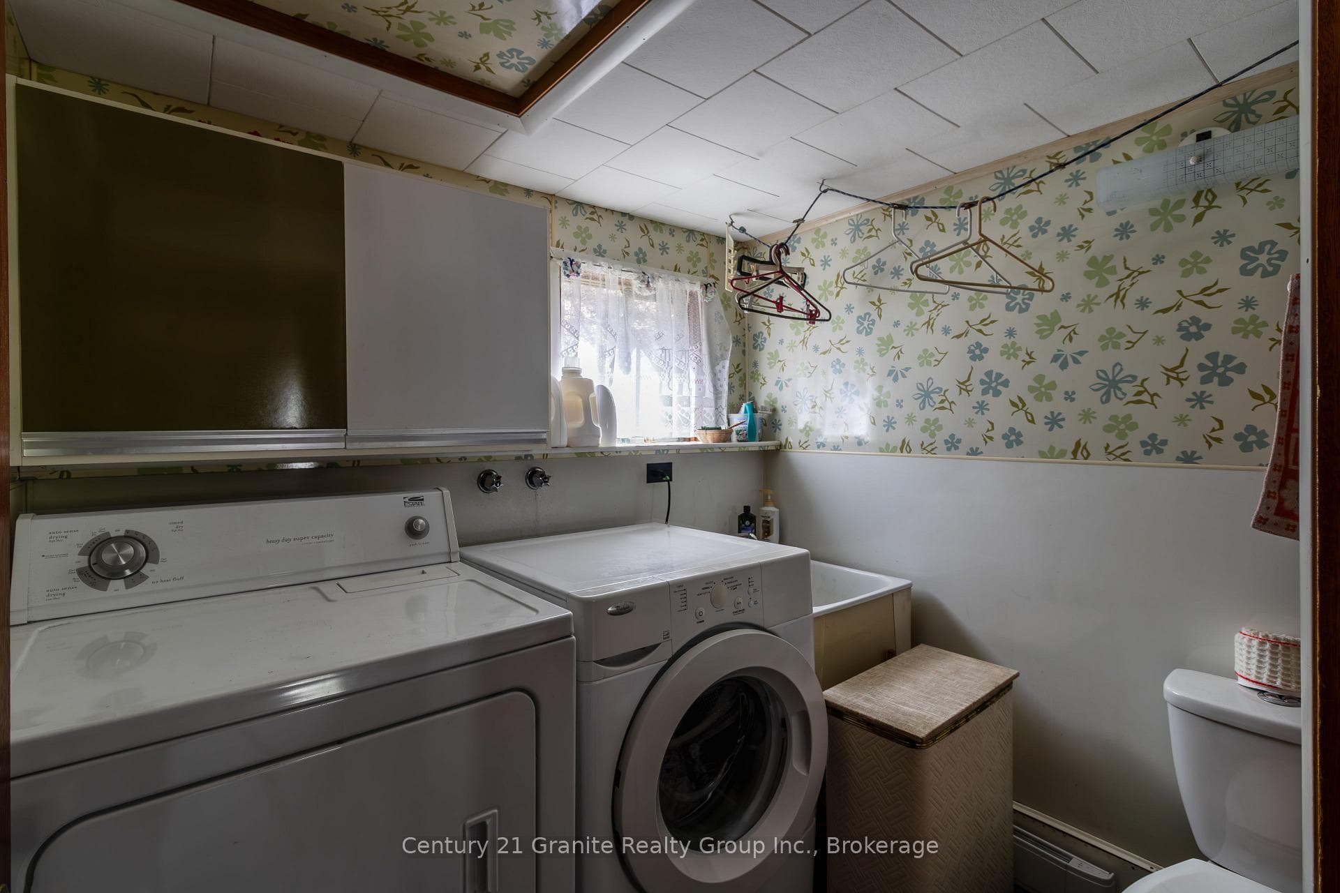 1036 Wandering Lane photo 25