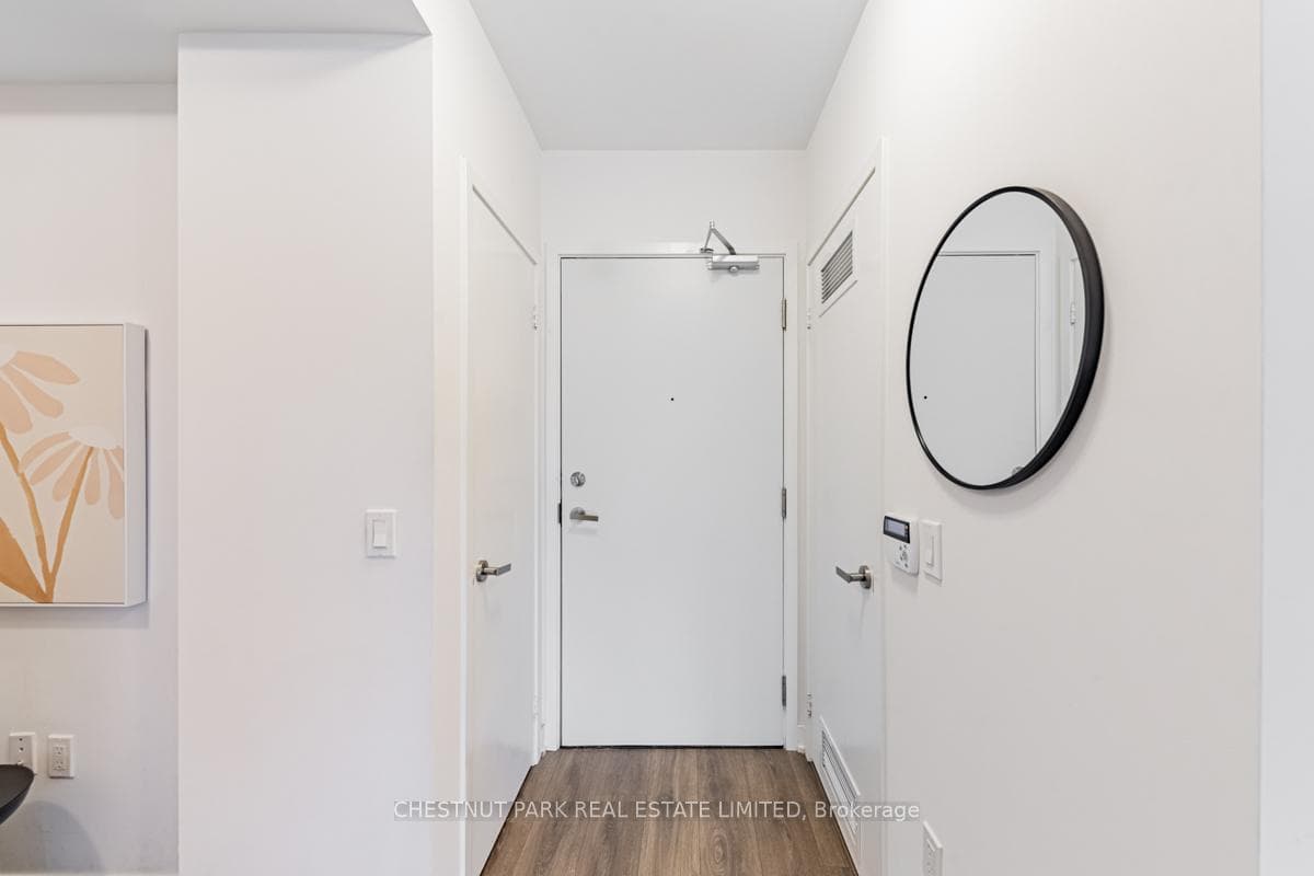 195 Redpath Avenue Unit 1005 photo 3
