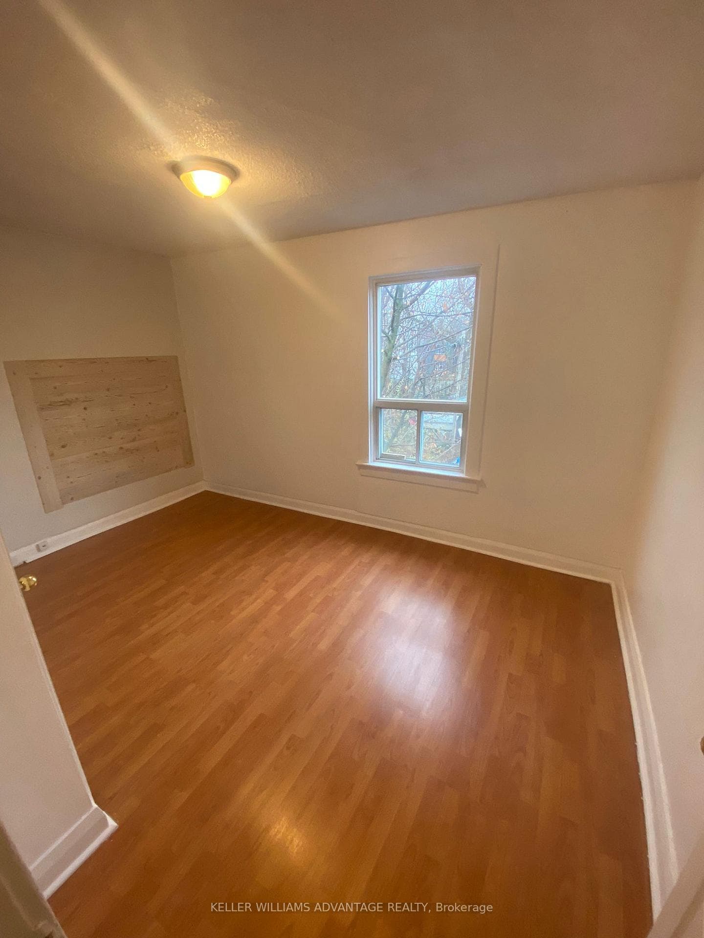 29 Hillingdon Avenue Unit Upper photo 7