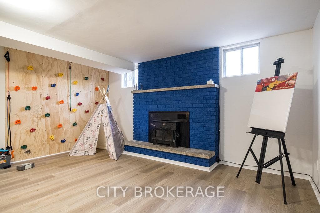 127 West Avenue photo 23