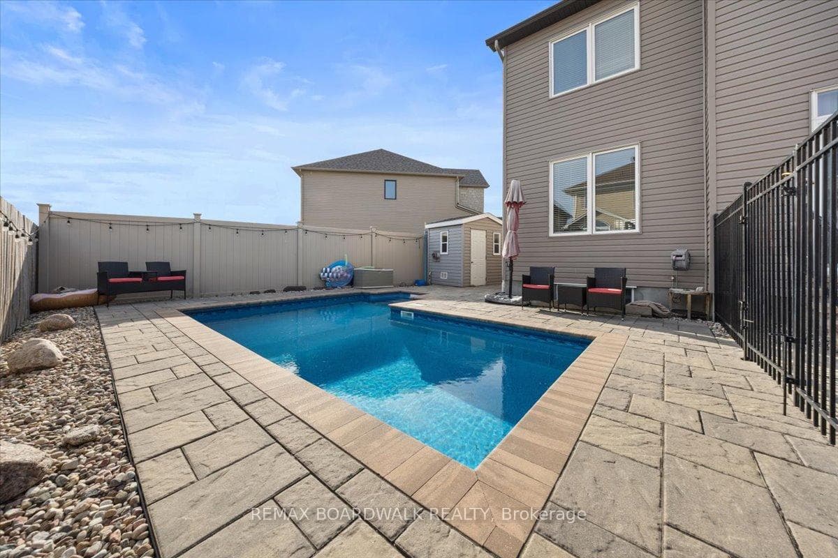 Heated Saltwater Pool!
