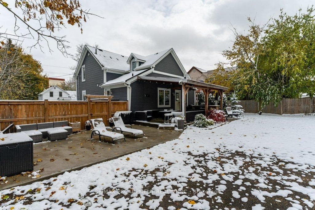 4274 William Street photo 32